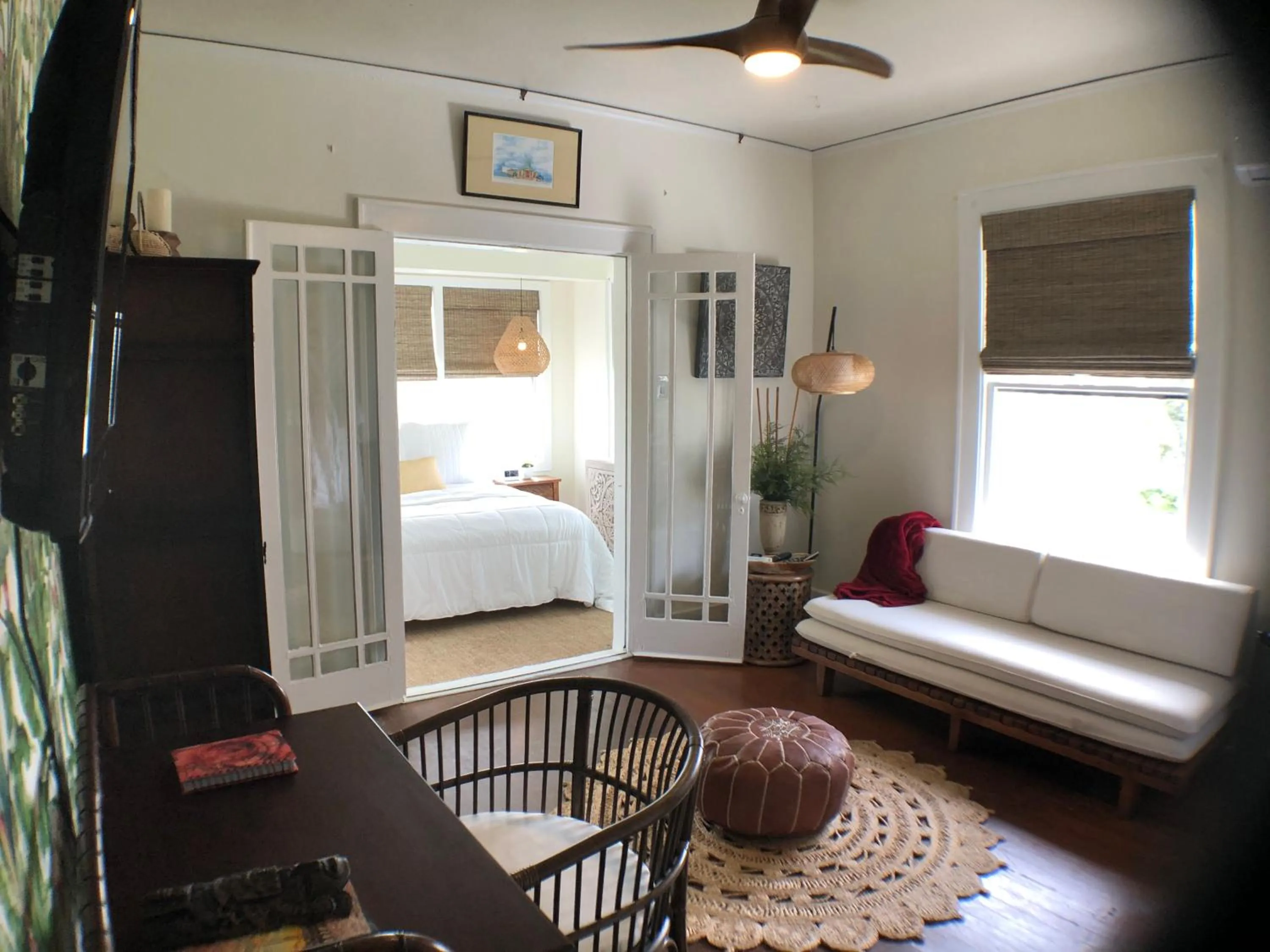 Seating area, Bed in Avenue O Bed and Breakfast