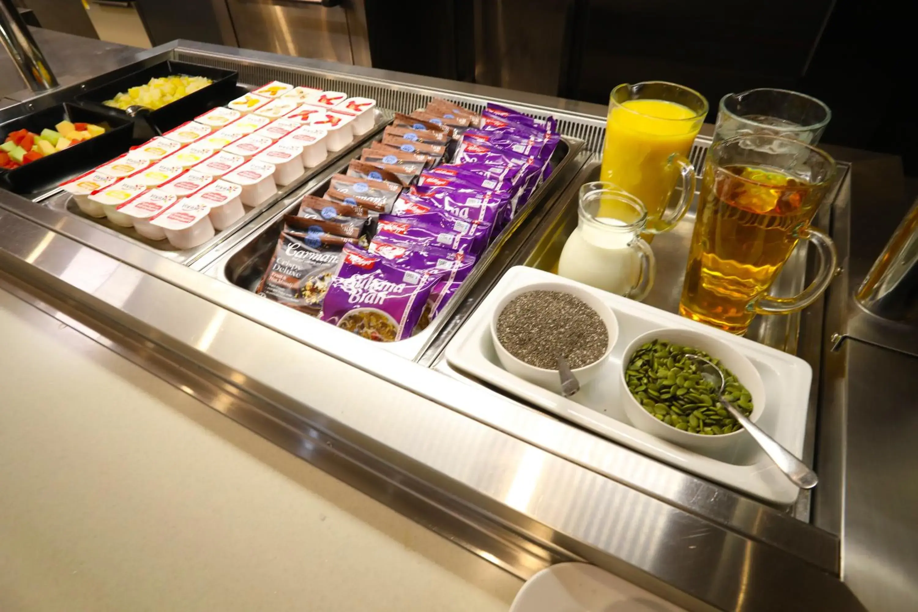 Breakfast in Travelodge Hotel Hobart Breakfast in Travelodge Hotel Hobart