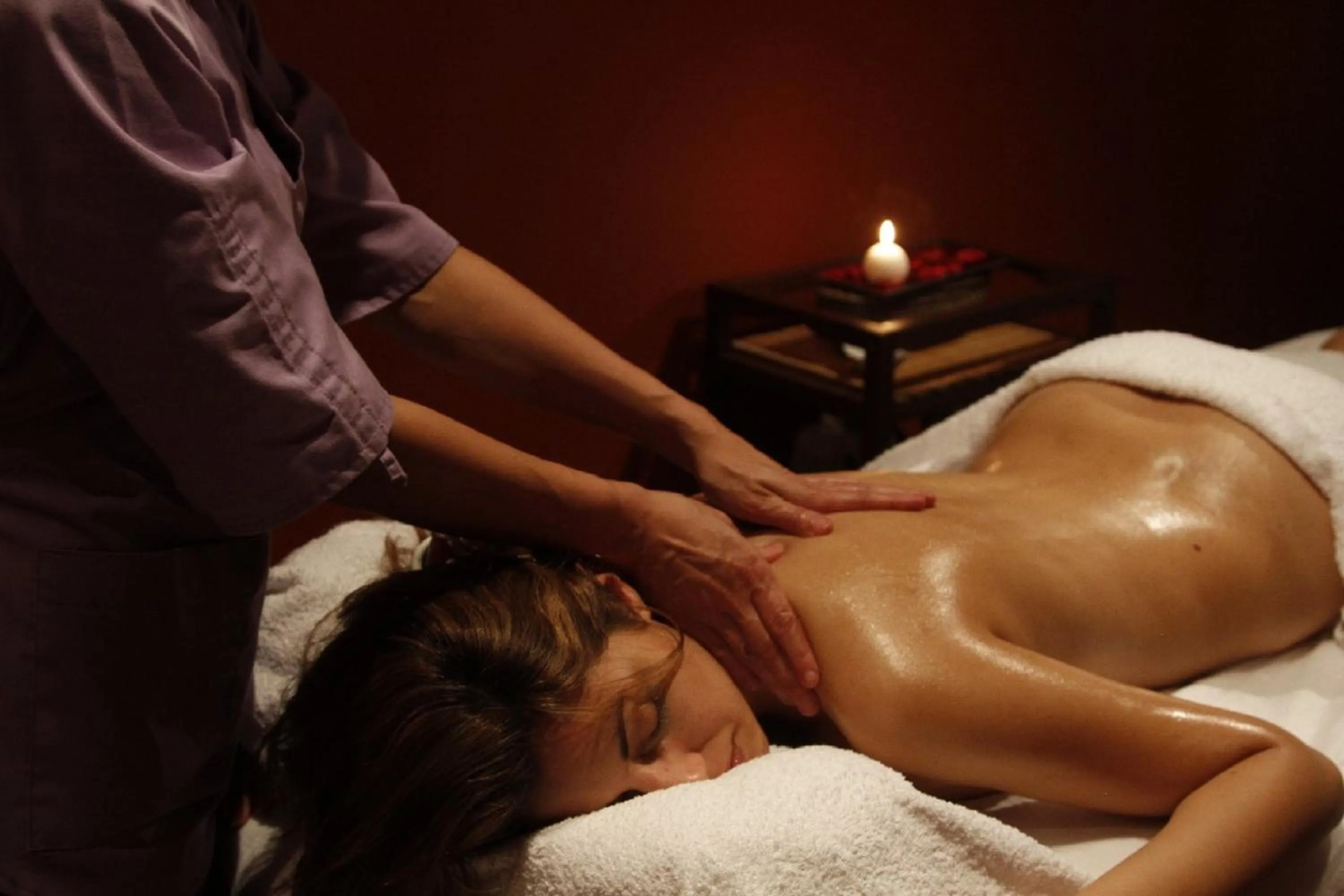 Massage in Hotel Spa Aguas de los Mallos