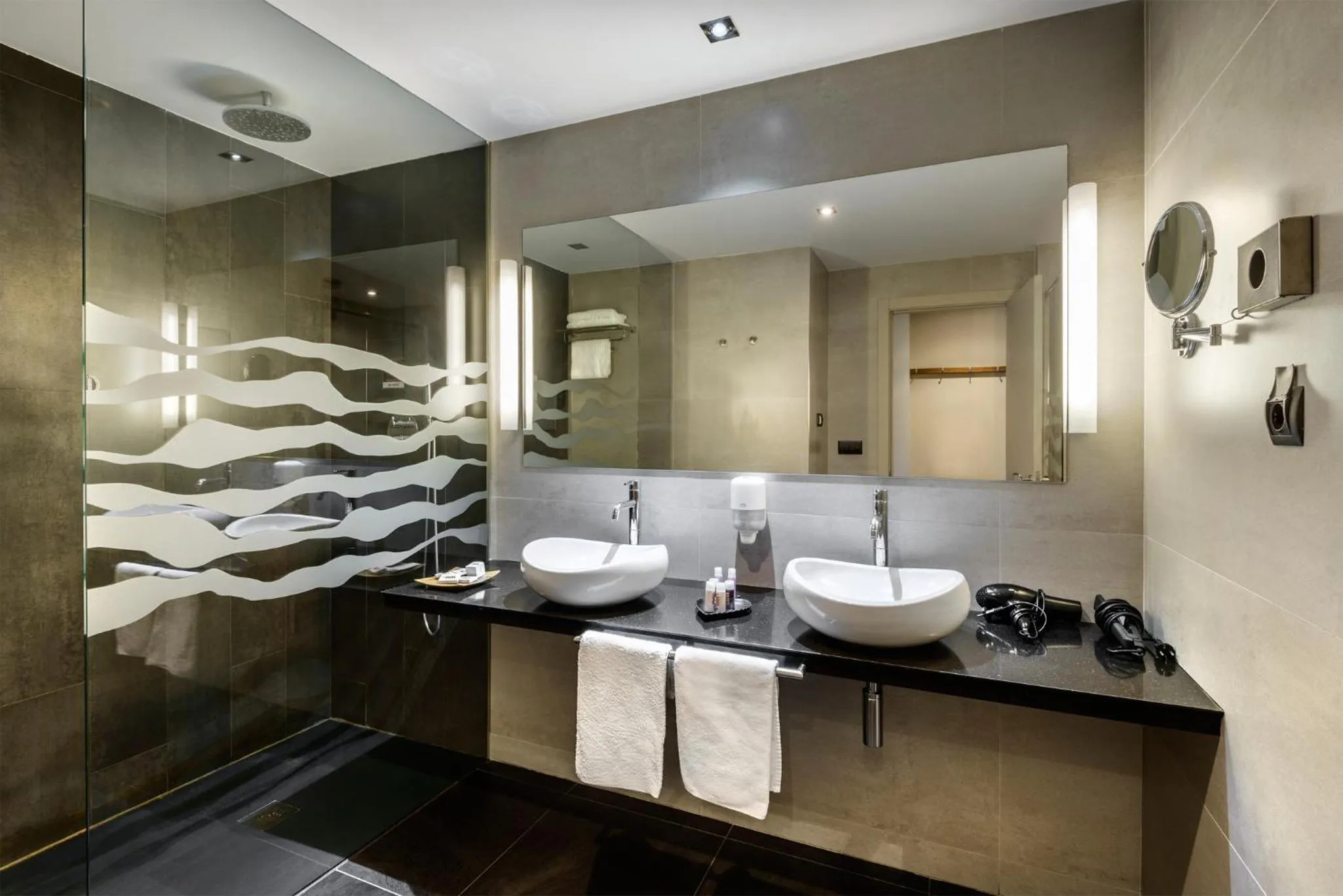 Bathroom in Hotel Spa Aguas de los Mallos