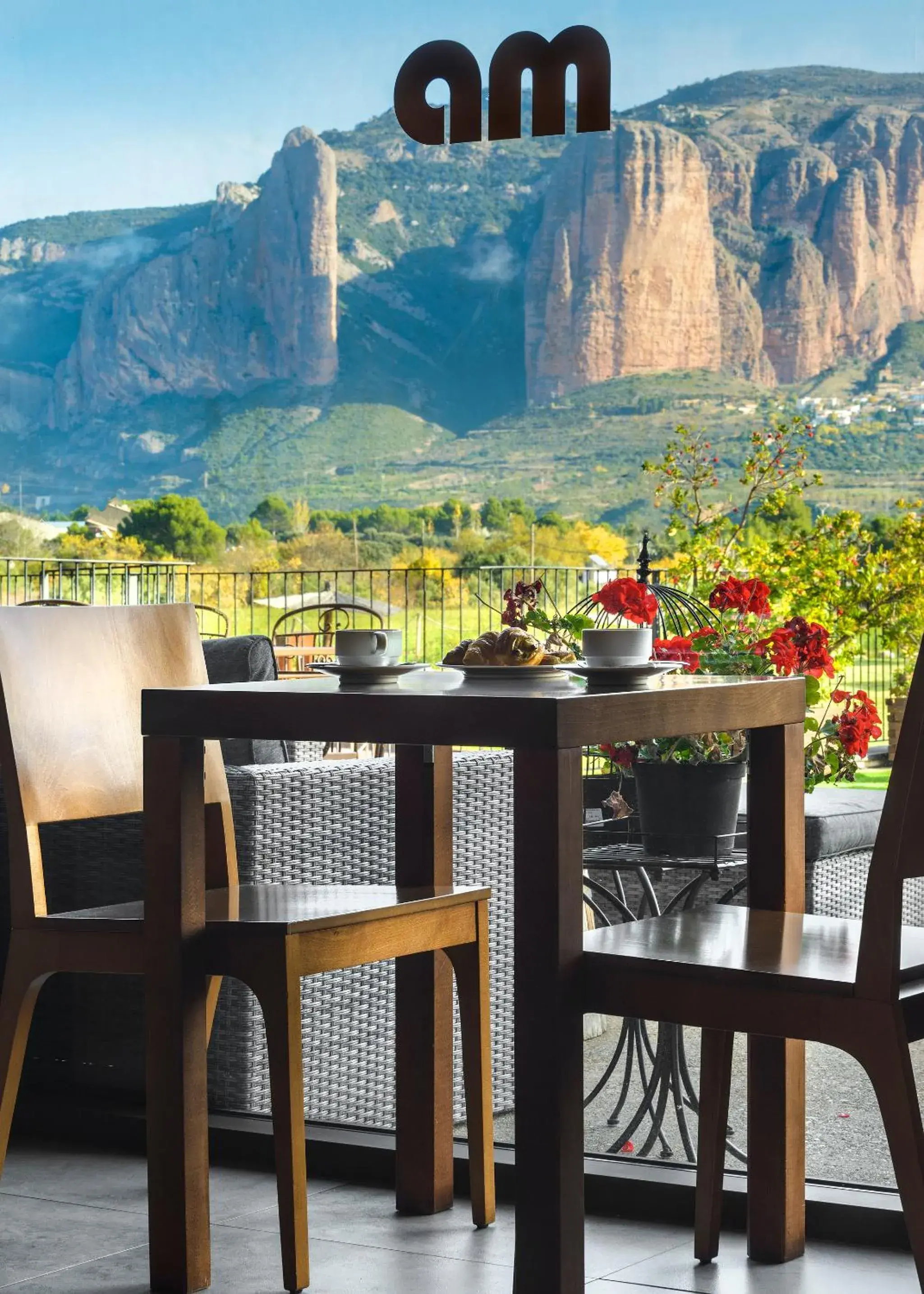 Lounge or bar in Hotel Spa Aguas de los Mallos Lounge or bar in Hotel Spa Aguas de los Mallos