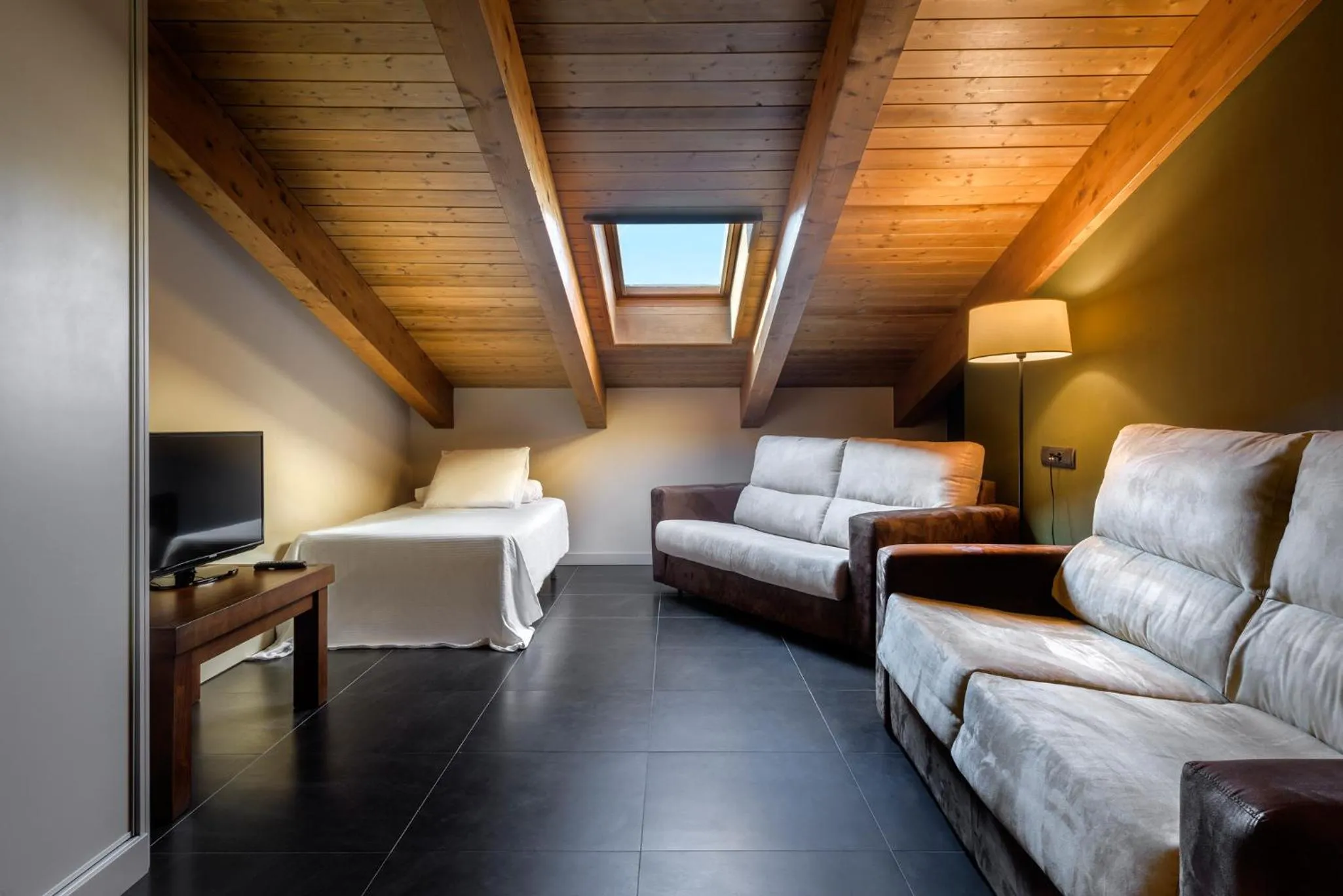 Family, Bed in Hotel Spa Aguas de los Mallos