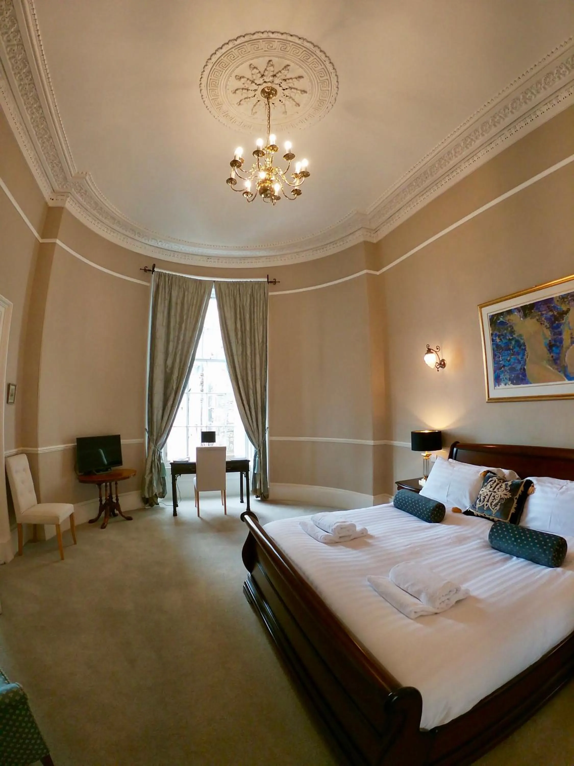Bedroom, Bed in Escape To Edinburgh @ Albyn Place
