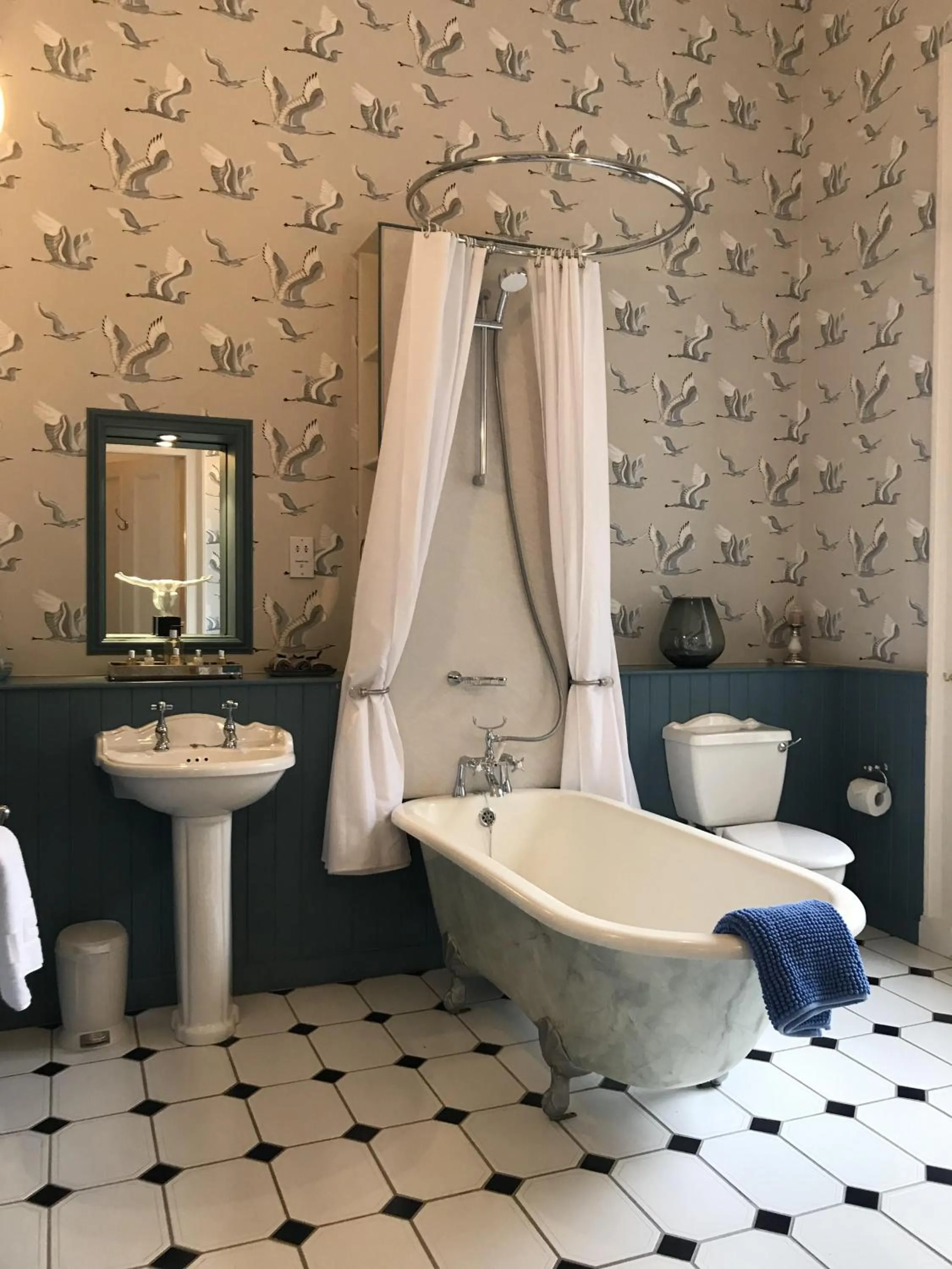 Bathroom in Escape To Edinburgh @ Albyn Place