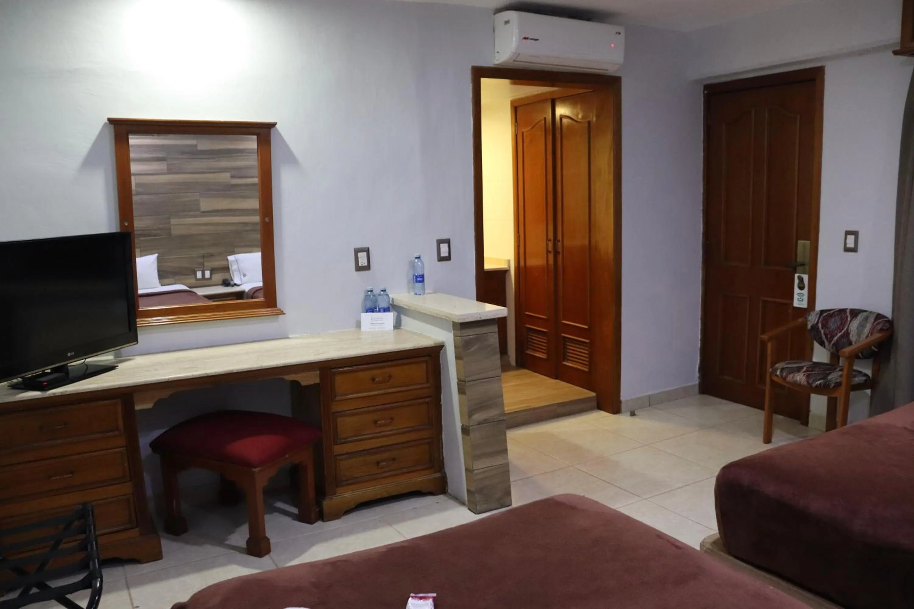 TV and multimedia in Hotel Santiago De Compostela - Guadalajara Centro Historico