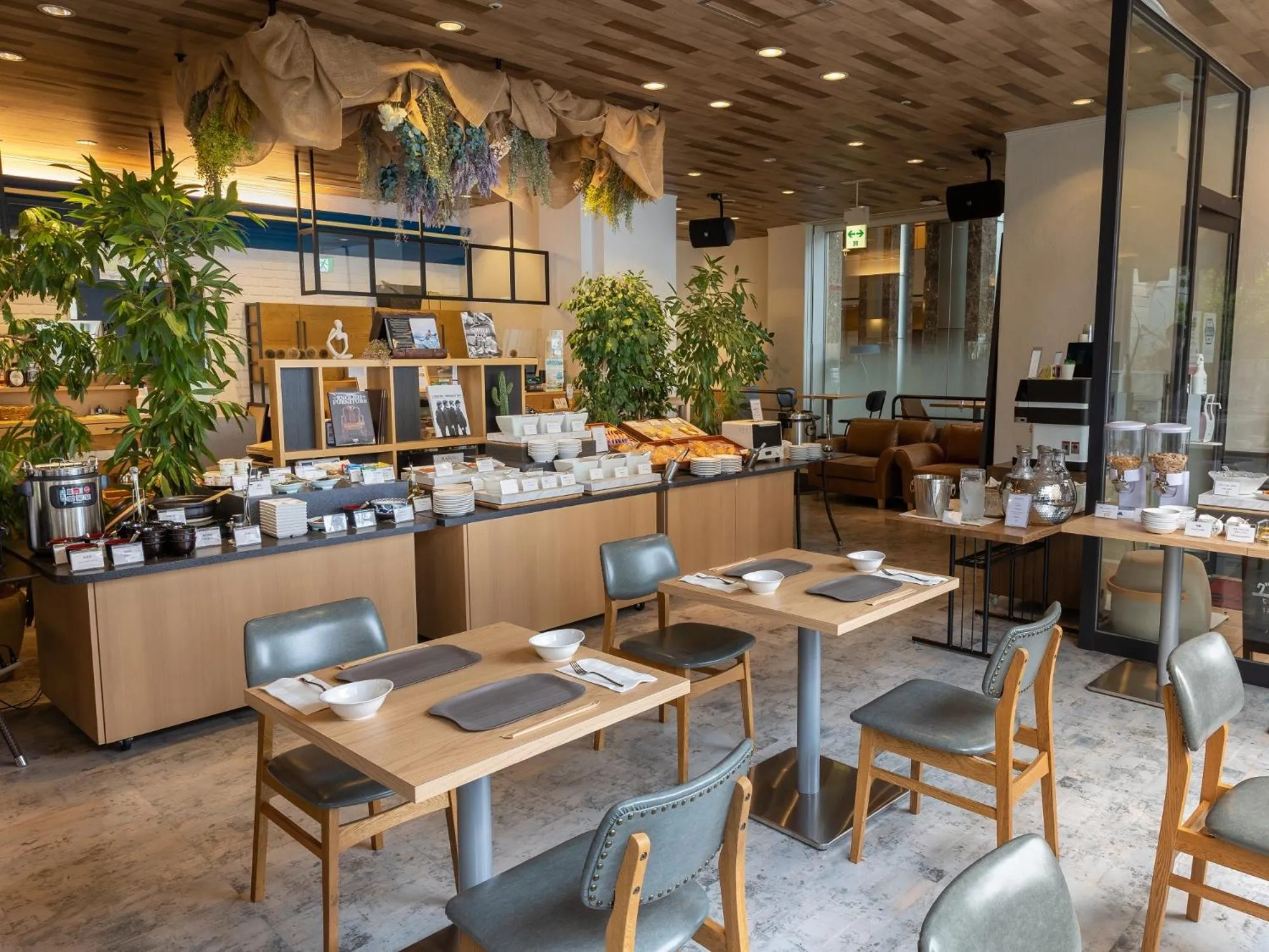 Restaurant/places to eat in KKR Hotel Hakata