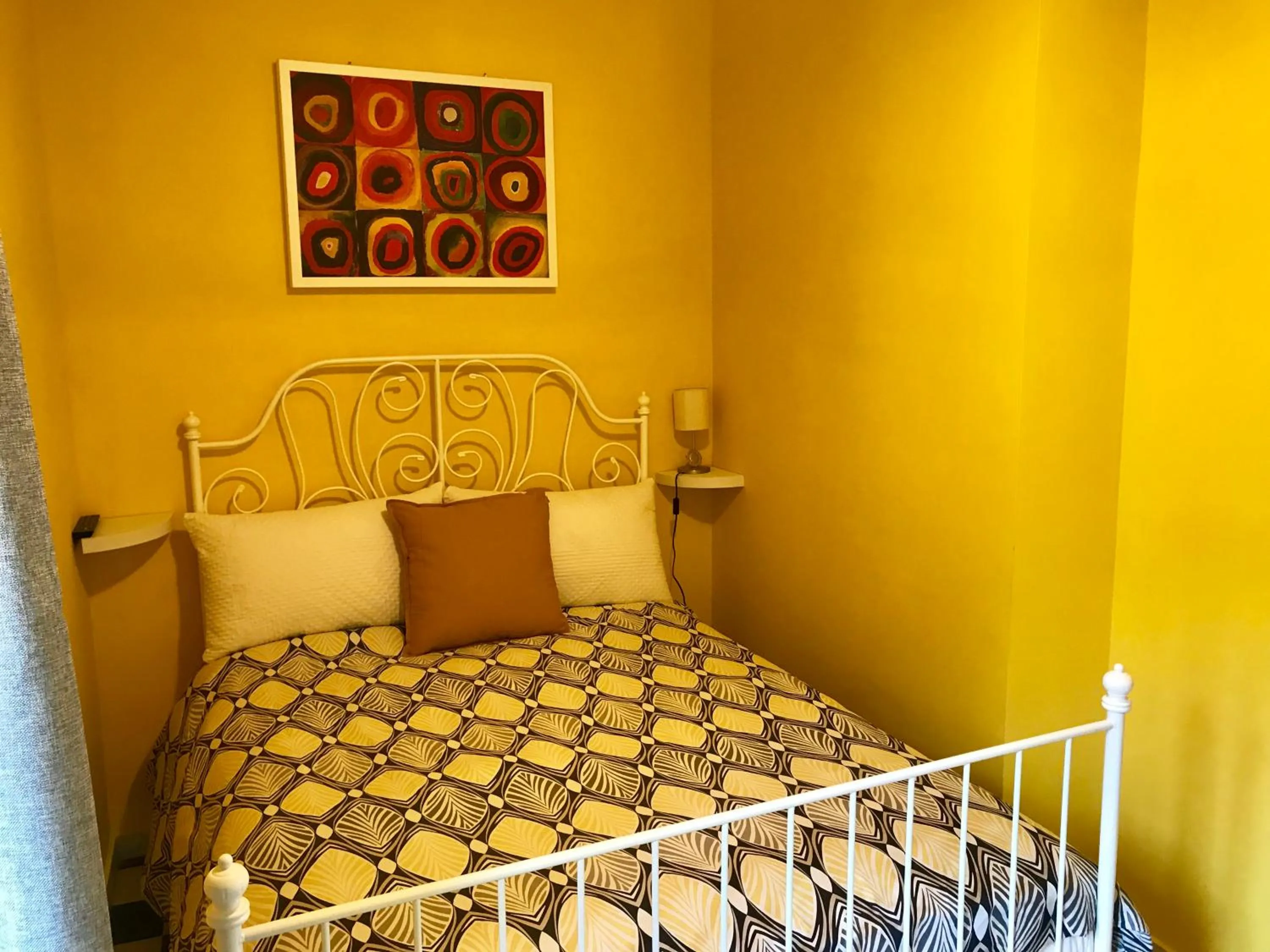 Bedroom, Bed in Napolide