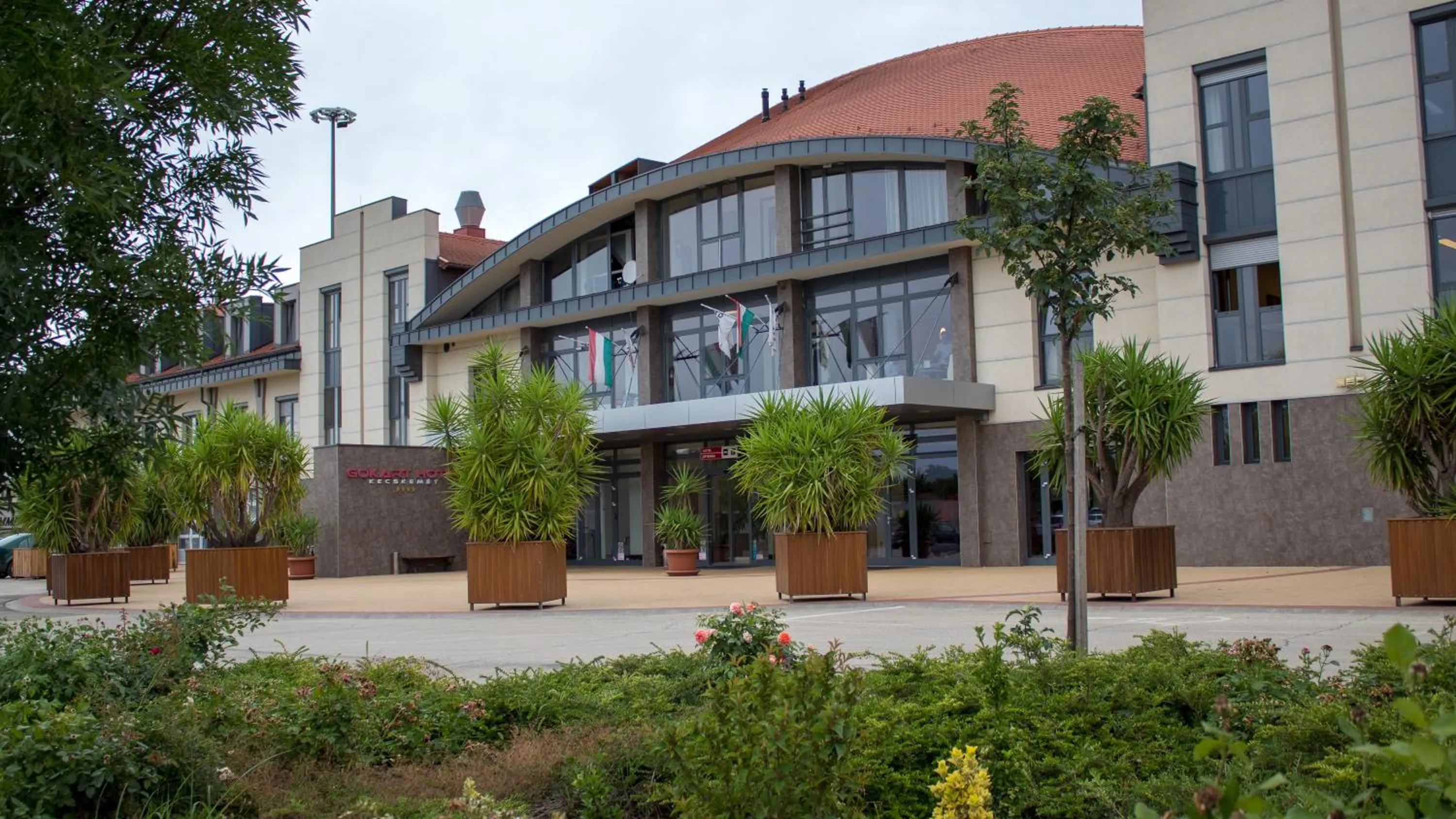 Facade/entrance in Gokart Hotel