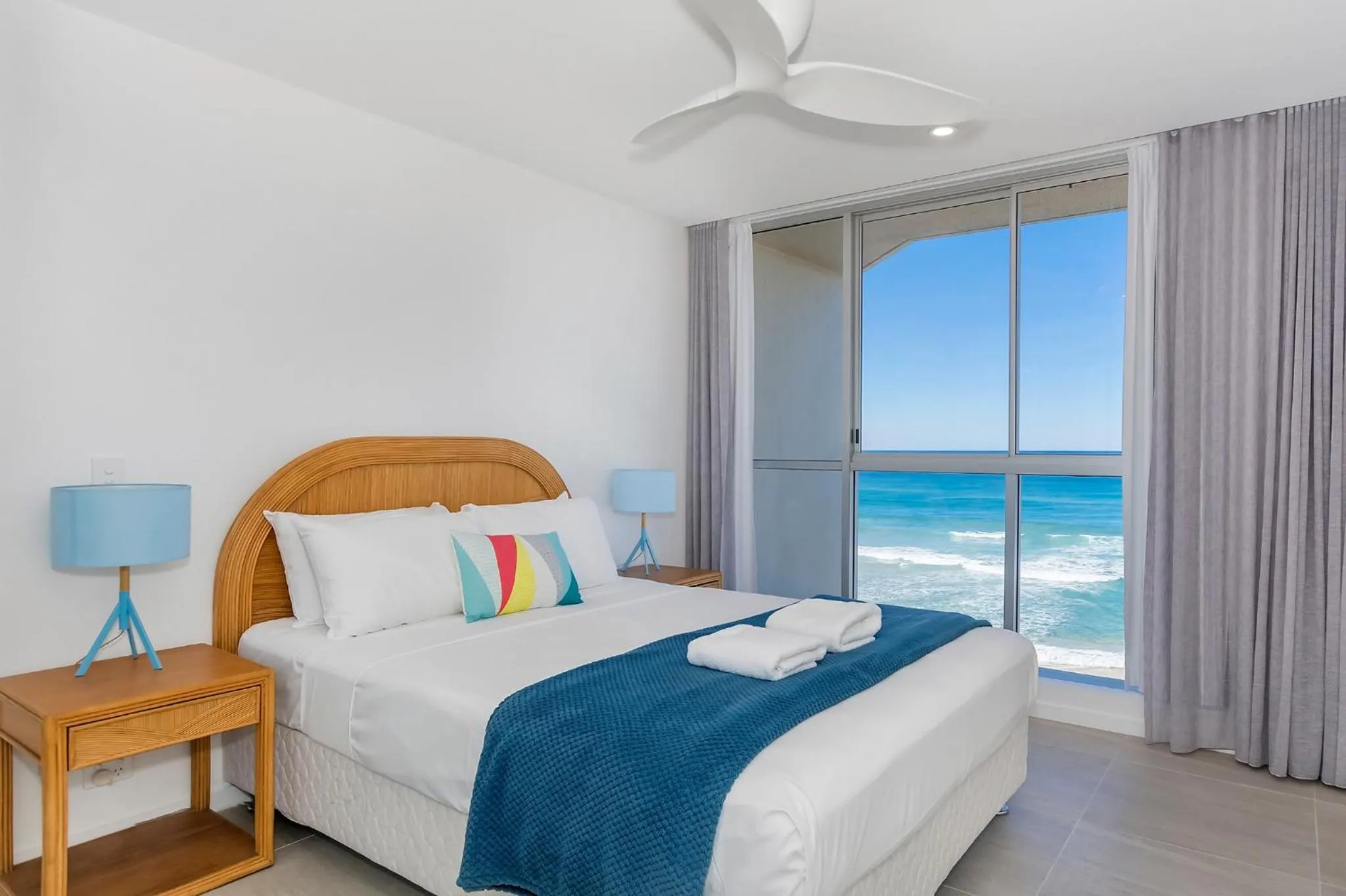 Bedroom, Bed in Golden Sands on the Beach - Absolute Beachfront Apartments