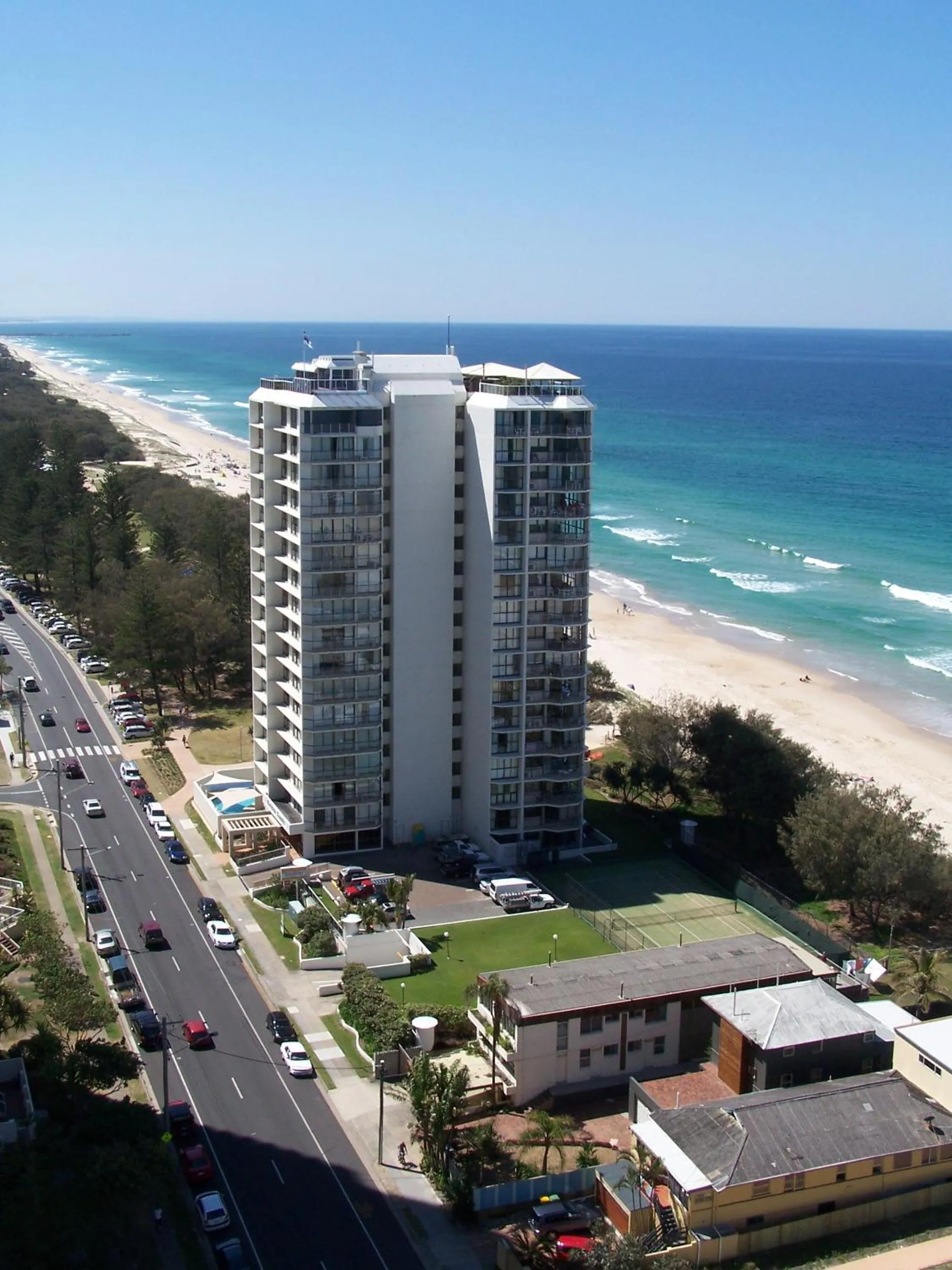 Facade/entrance in Golden Sands on the Beach - Absolute Beachfront Apartments