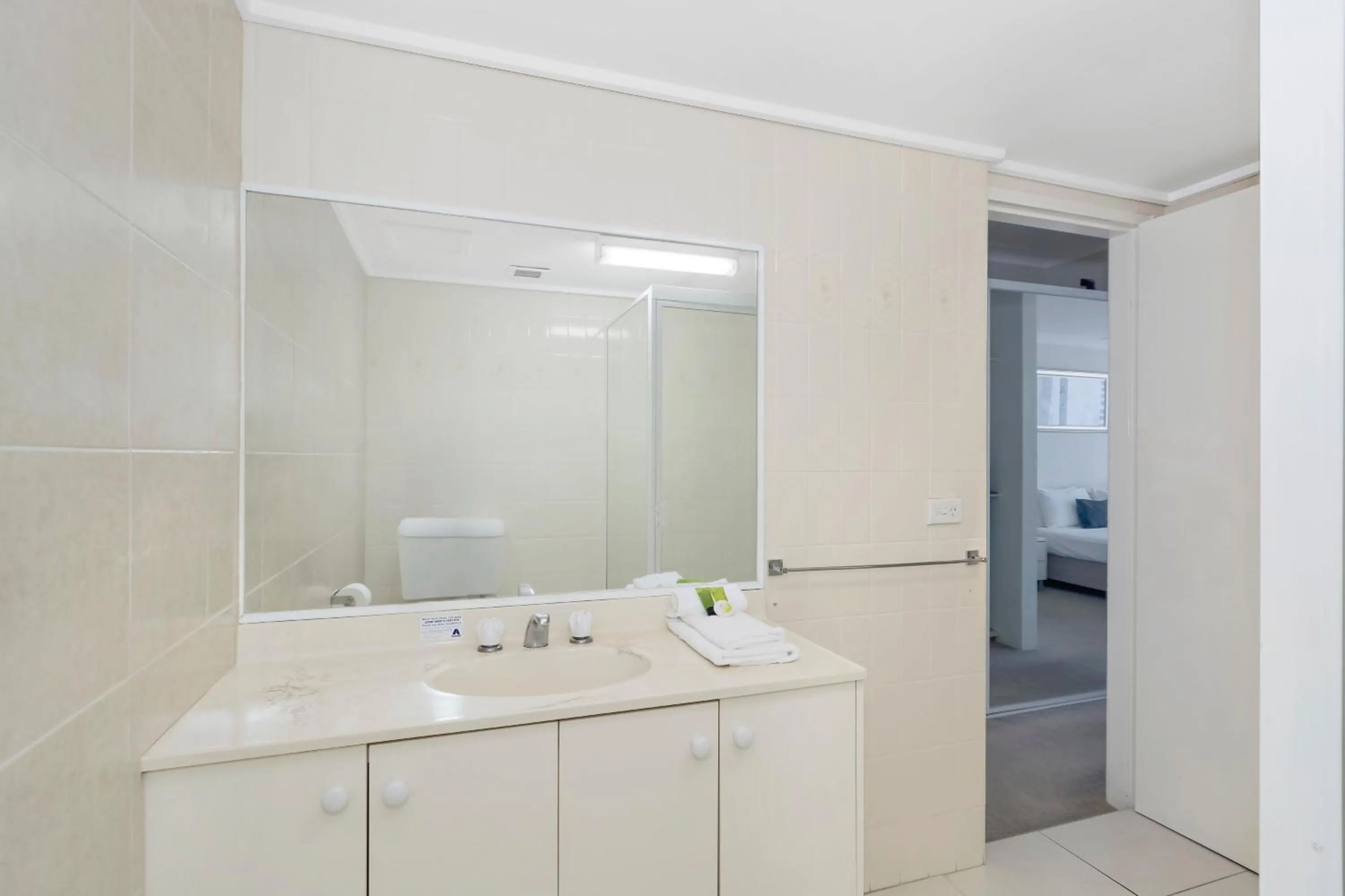 Bathroom in Golden Sands on the Beach - Absolute Beachfront Apartments