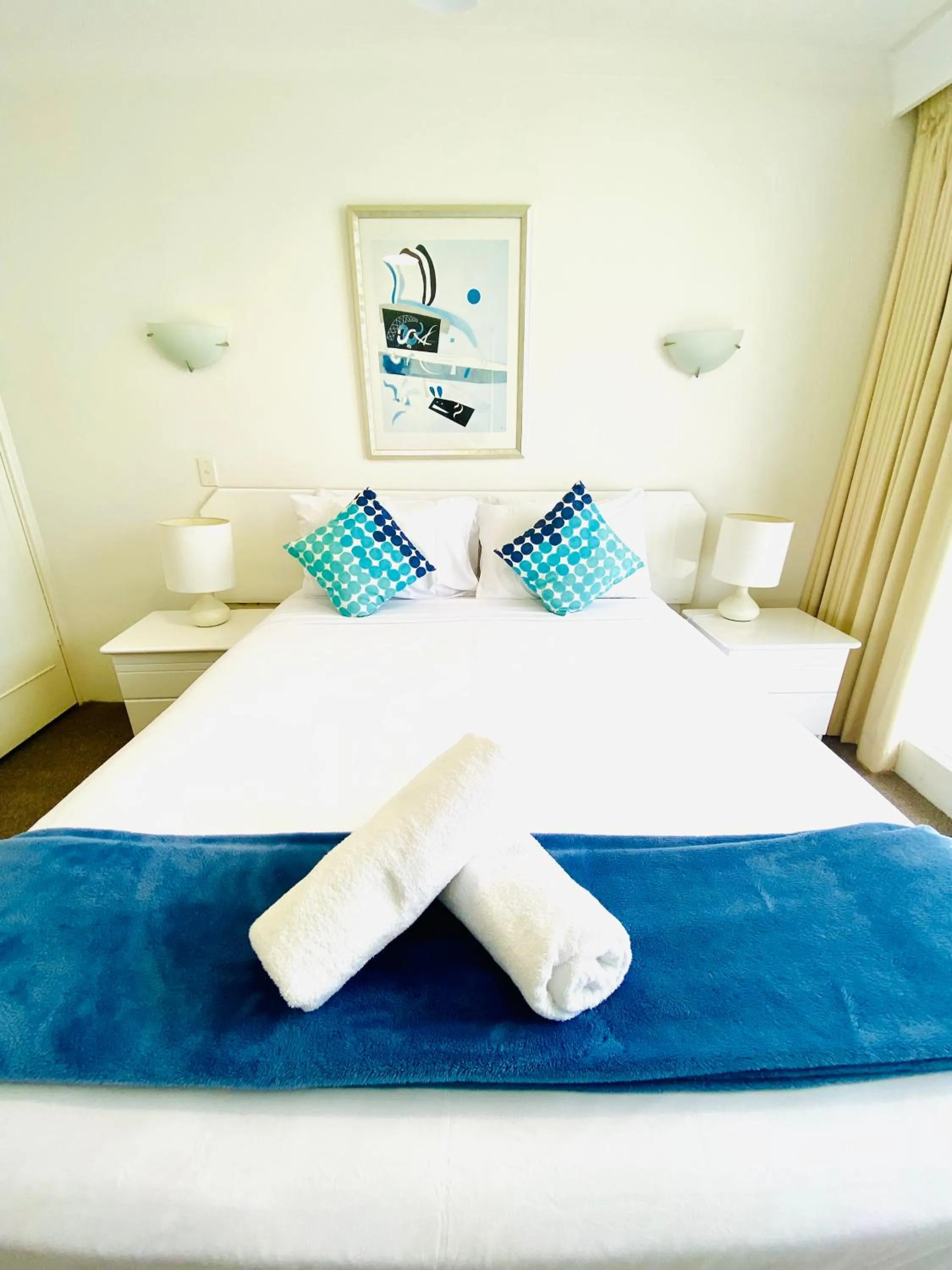 Bed in Golden Sands on the Beach - Absolute Beachfront Apartments