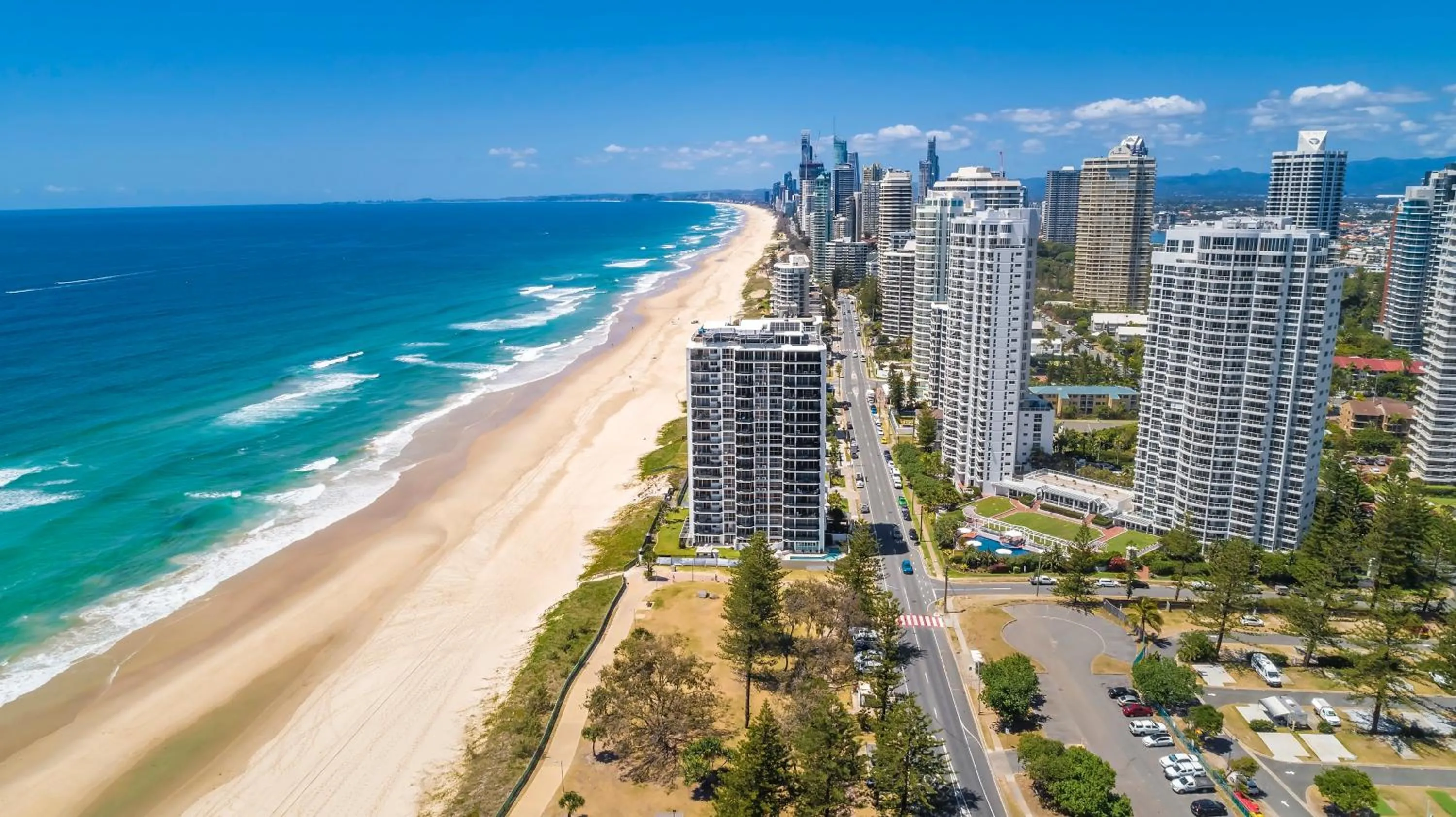 Golden Sands on the Beach - Absolute Beachfront Apartments