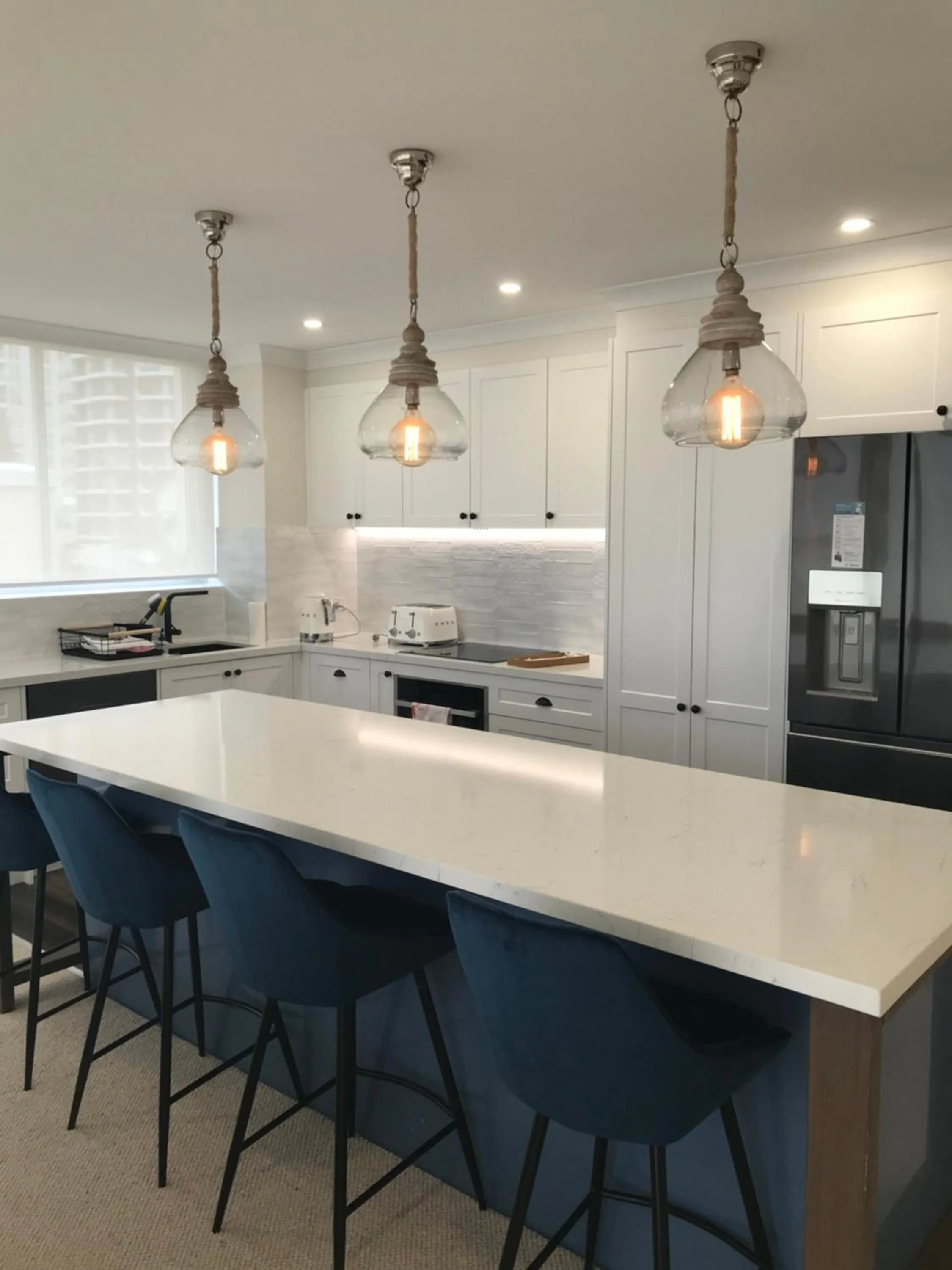 Kitchen or kitchenette in Golden Sands on the Beach - Absolute Beachfront Apartments