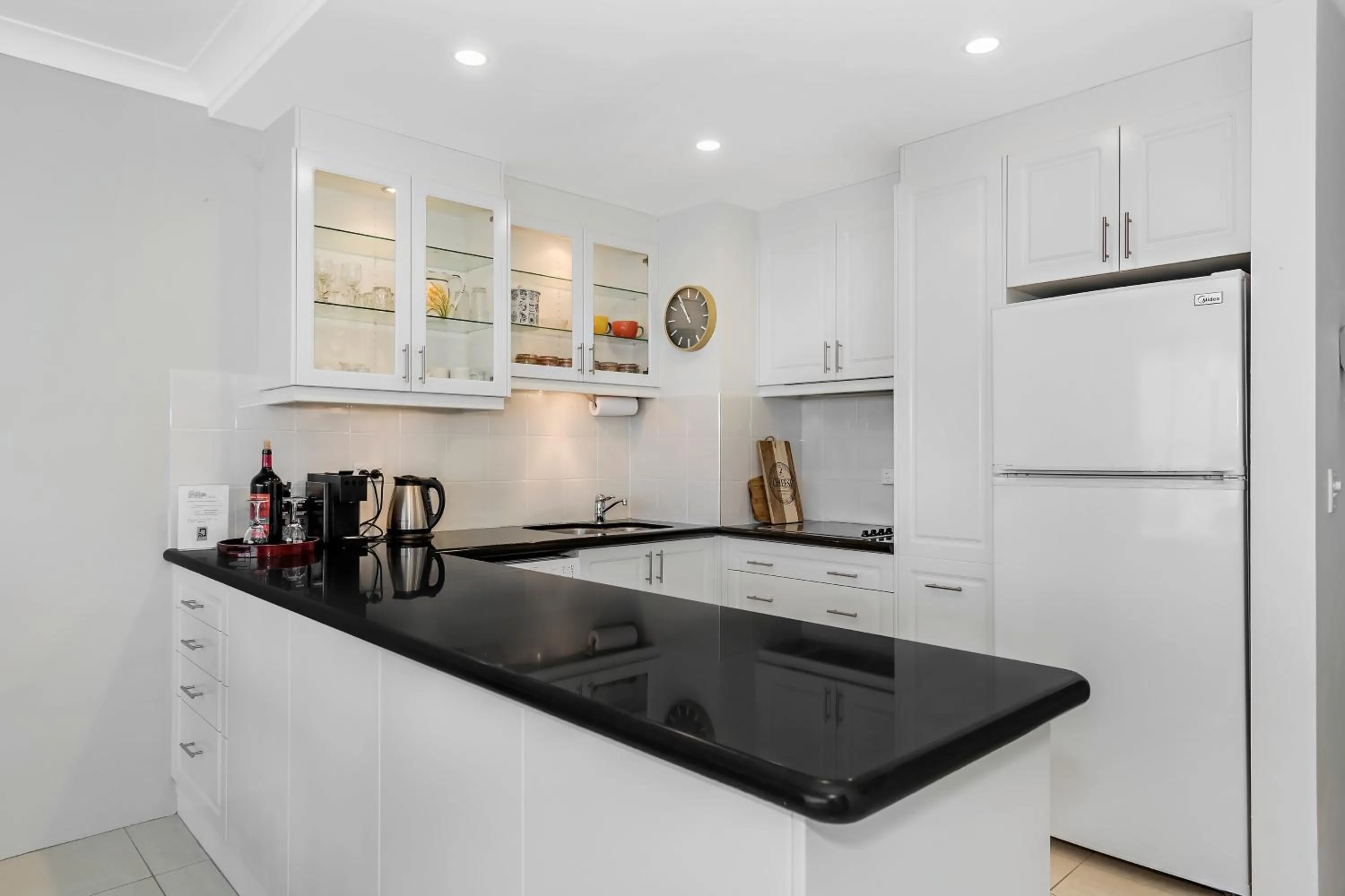 Kitchen or kitchenette in Golden Sands on the Beach - Absolute Beachfront Apartments