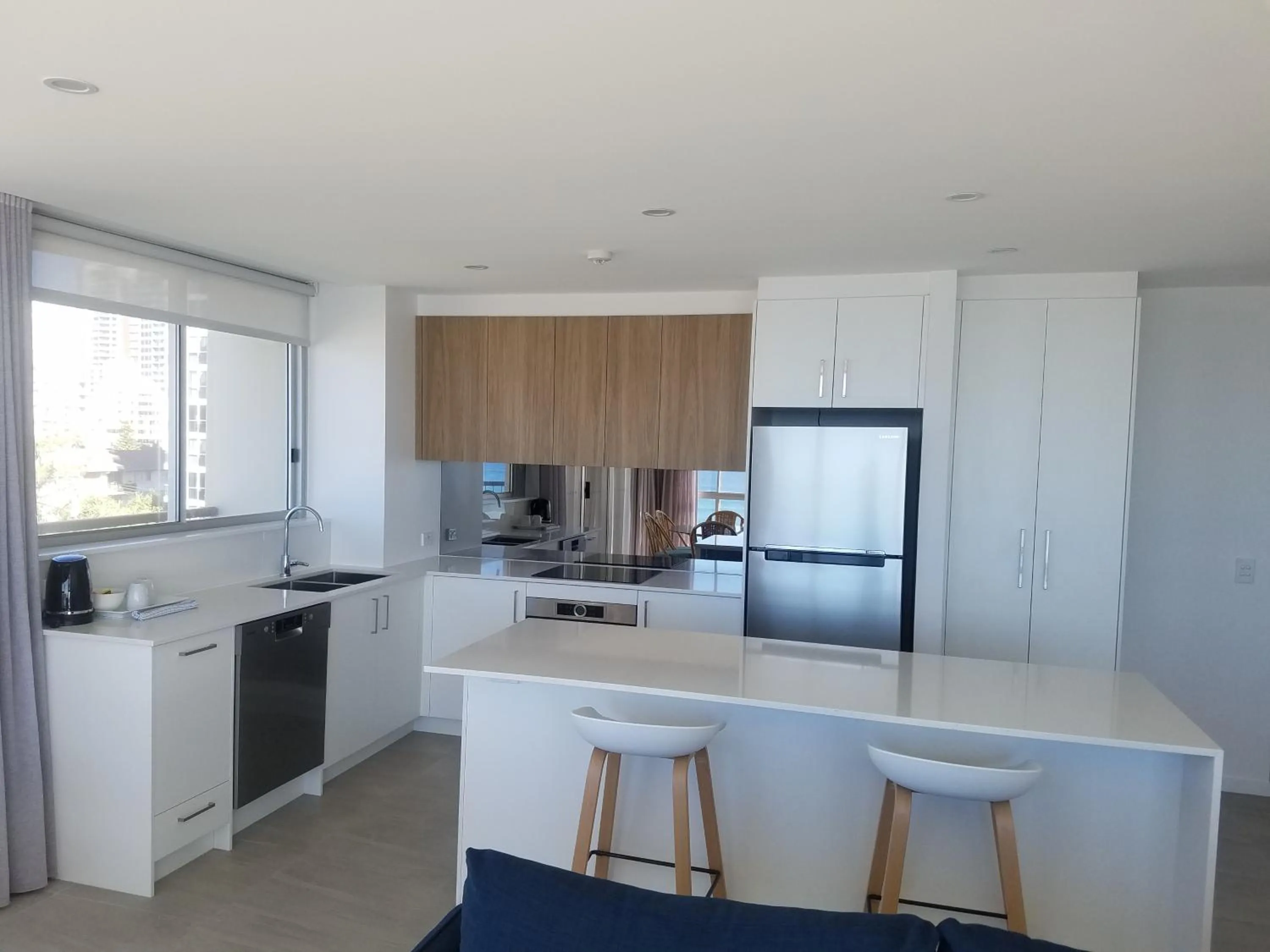 Kitchen or kitchenette in Golden Sands on the Beach - Absolute Beachfront Apartments