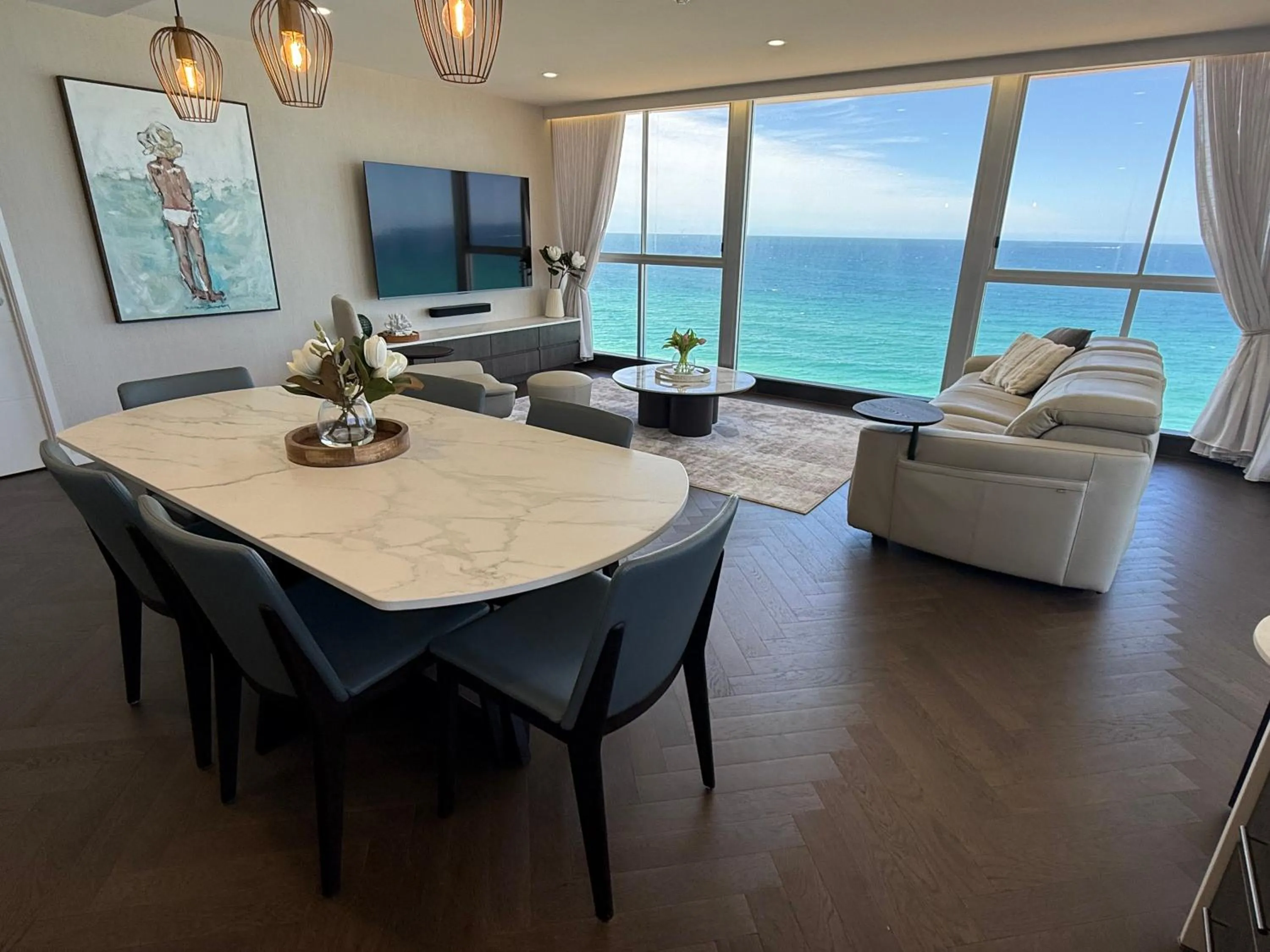 Golden Sands on the Beach - Absolute Beachfront Apartments