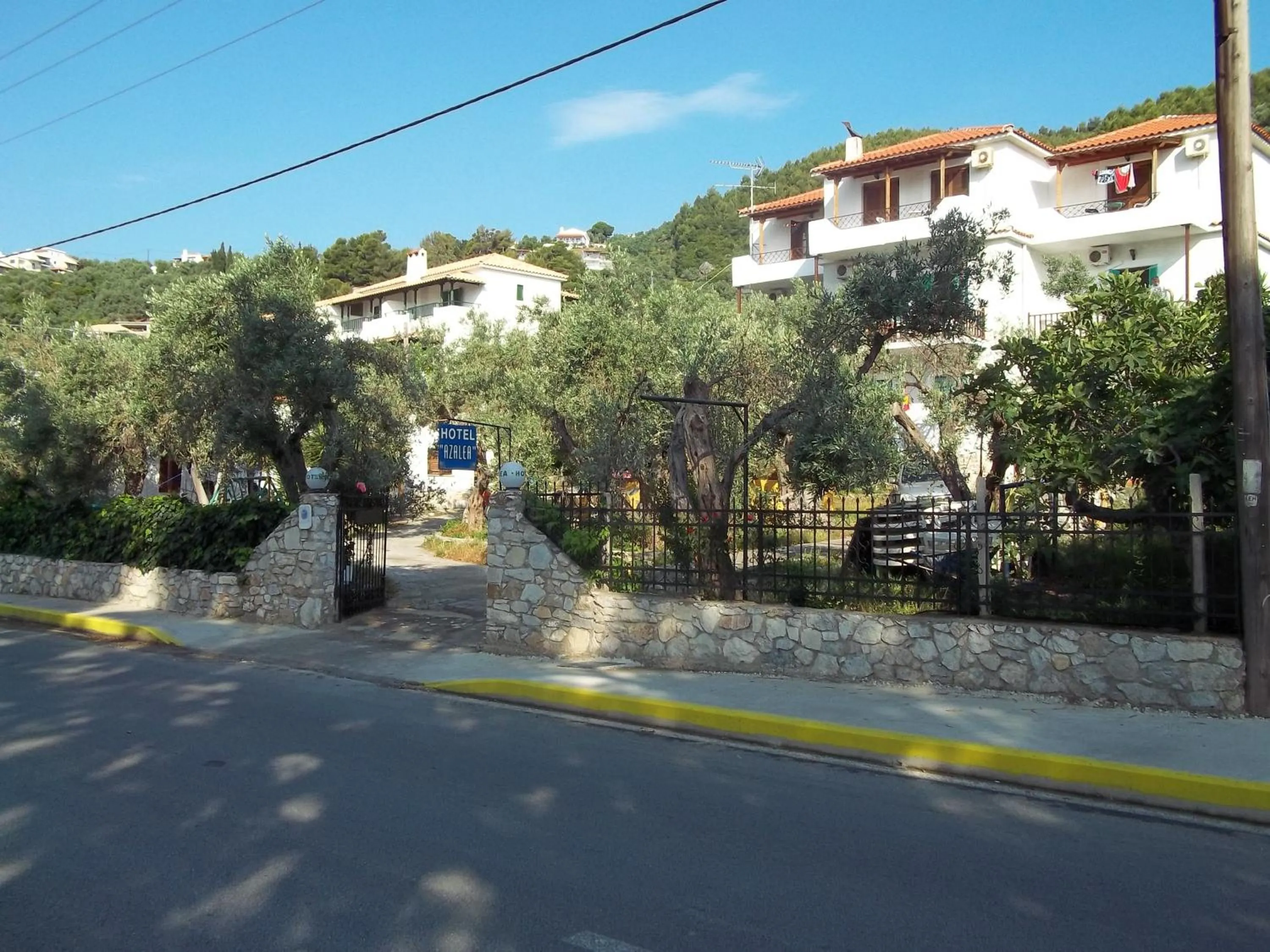 Facade/entrance in Azalea