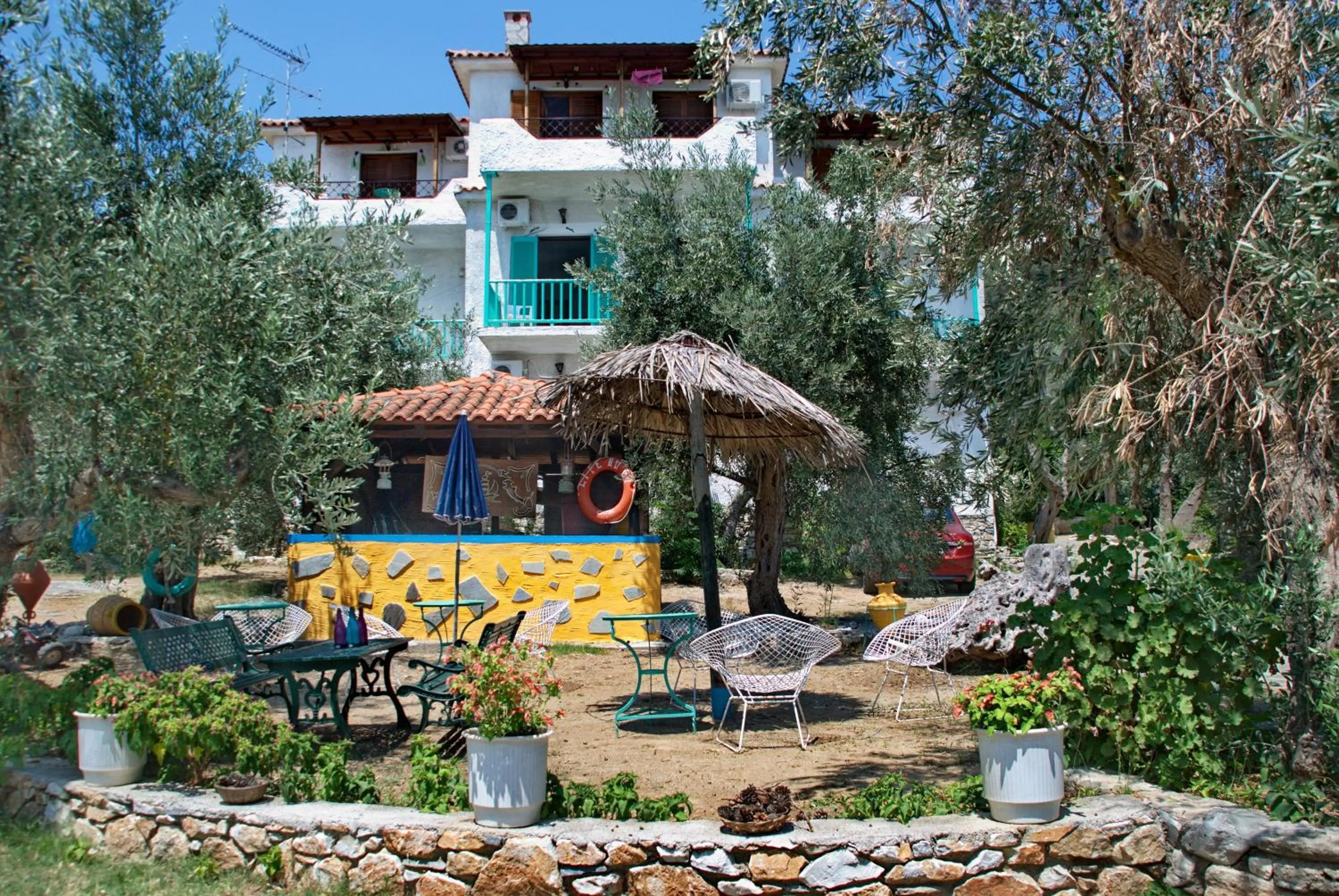 Facade/entrance in Azalea