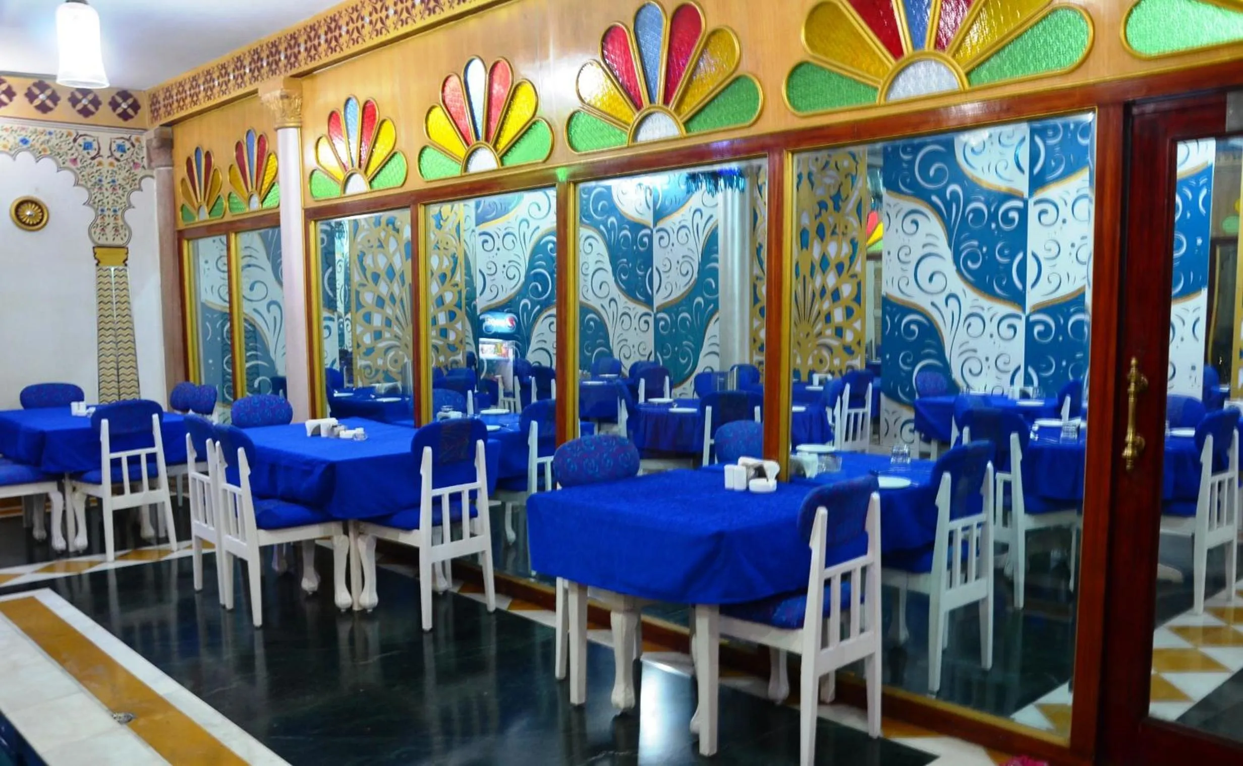 Food and drinks in Hotel Vimal Heritage