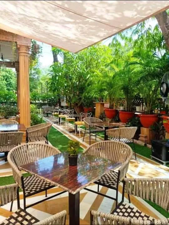 Restaurant/places to eat in Hotel Vimal Heritage