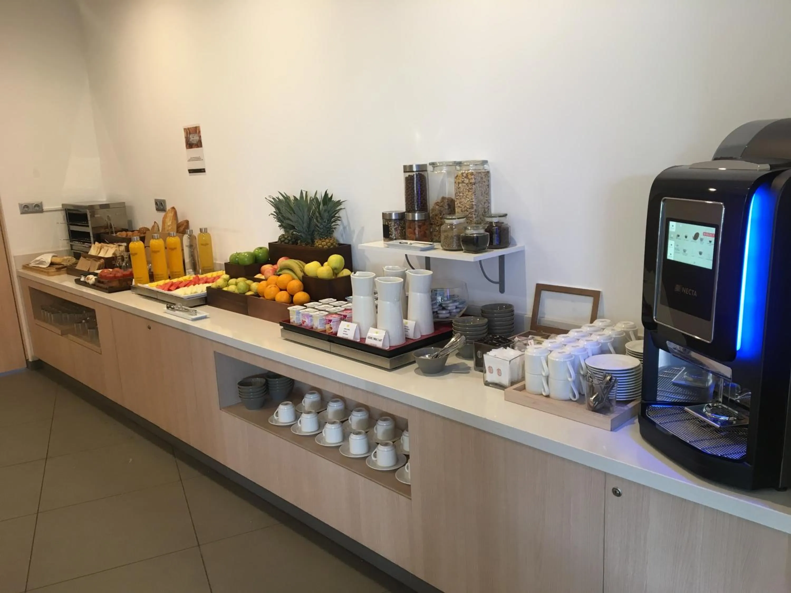 Buffet breakfast in Hotel Sercotel Plana Parc