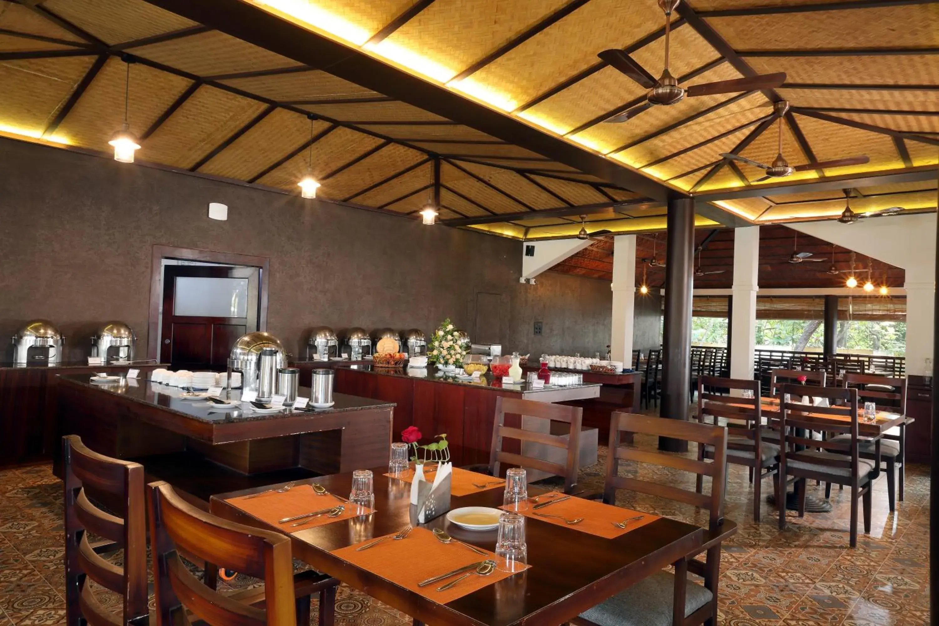 Restaurant/places to eat in The World Backwaters, Alleppey Restaurant/places to eat in The World Backwaters, Alleppey