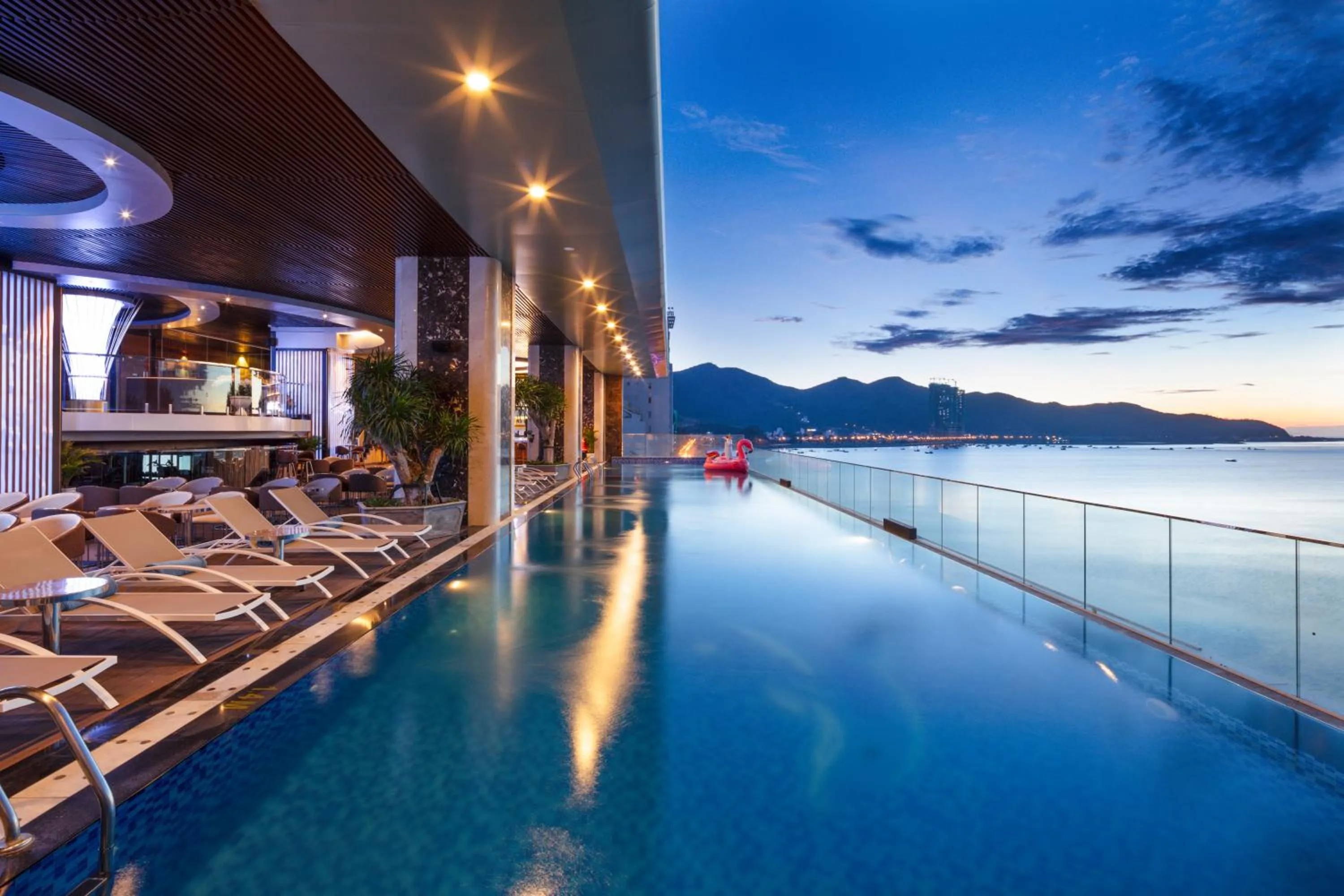 Swimming pool in Nha Trang Horizon Hotel