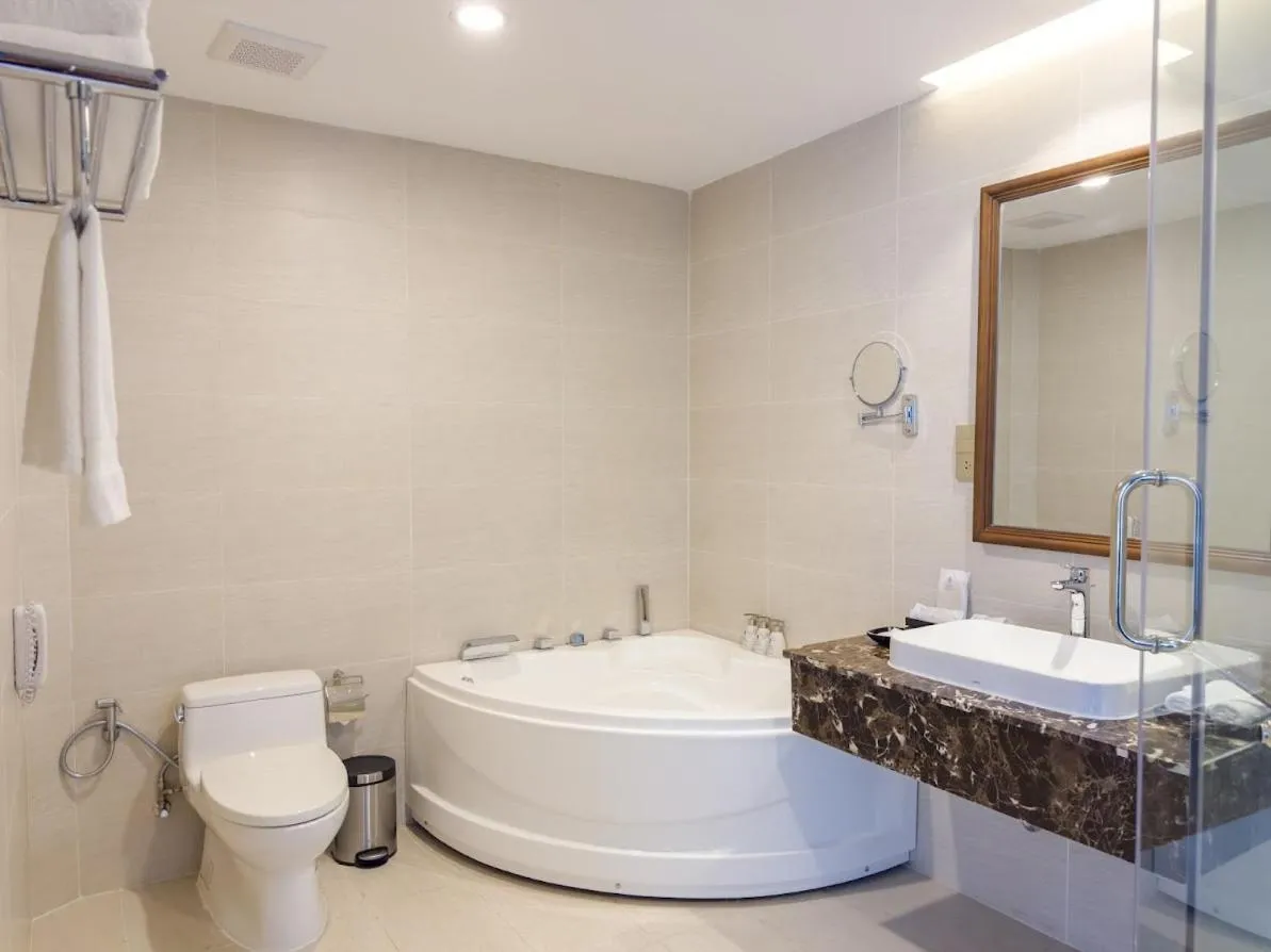 Shower in Nha Trang Horizon Hotel