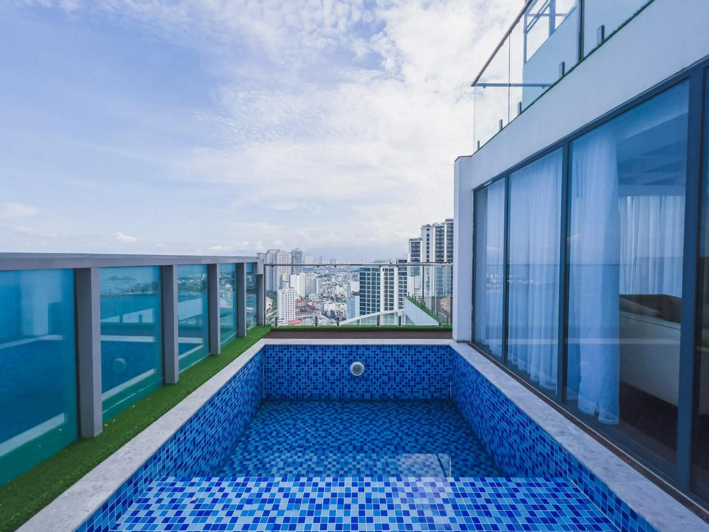 Pool view in Nha Trang Horizon Hotel