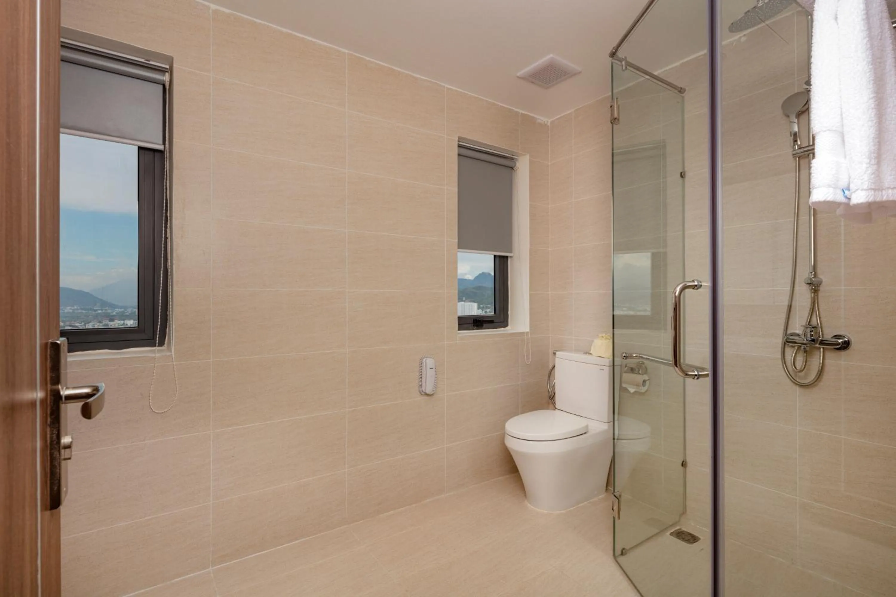 Shower in Nha Trang Horizon Hotel