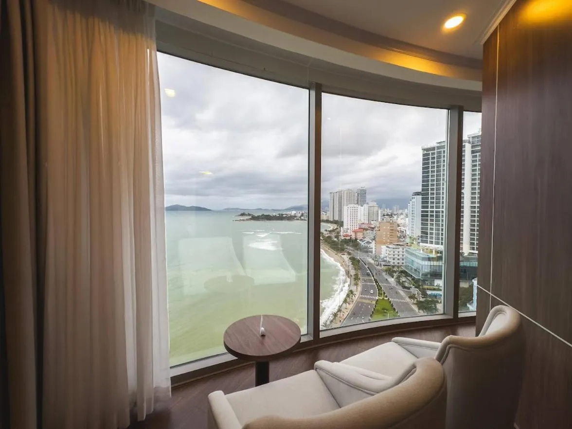 City view, Bed in Nha Trang Horizon Hotel