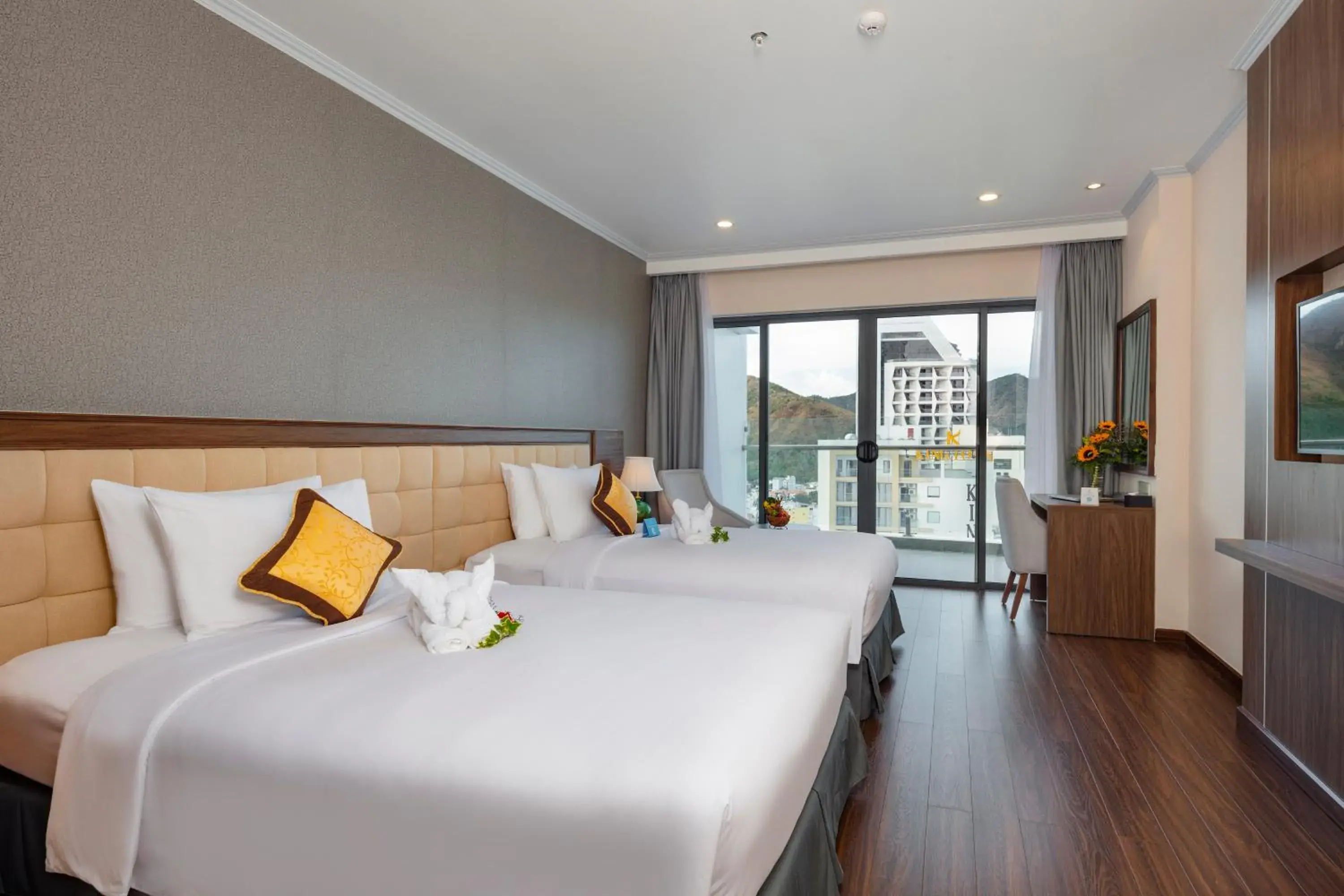 Twin Room with Balcony in Nha Trang Horizon Hotel Twin Room with Balcony in Nha Trang Horizon Hotel