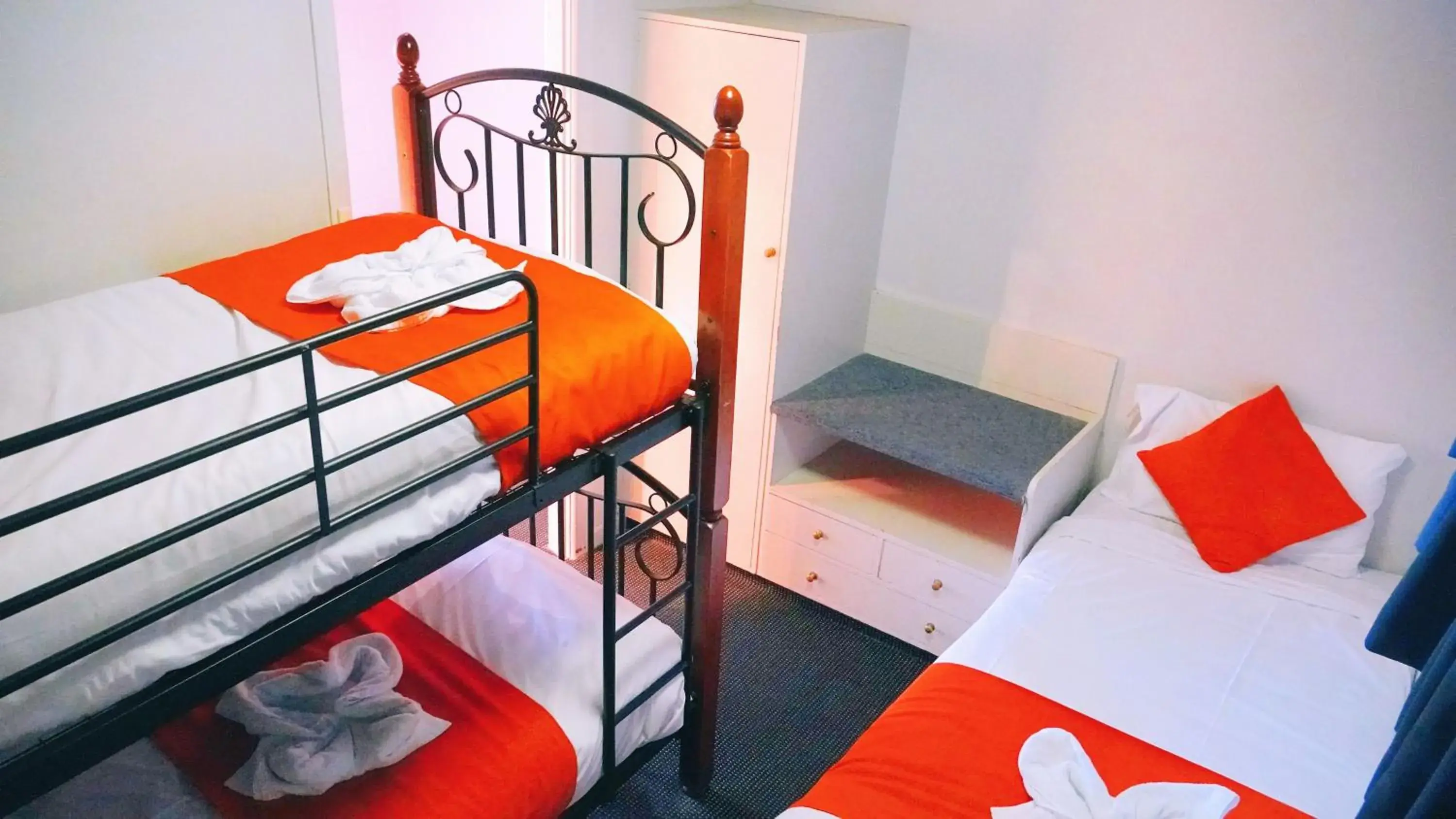 bunk bed, Bed in Waterfront Lodge Motel bunk bed, Bed in Waterfront Lodge Motel