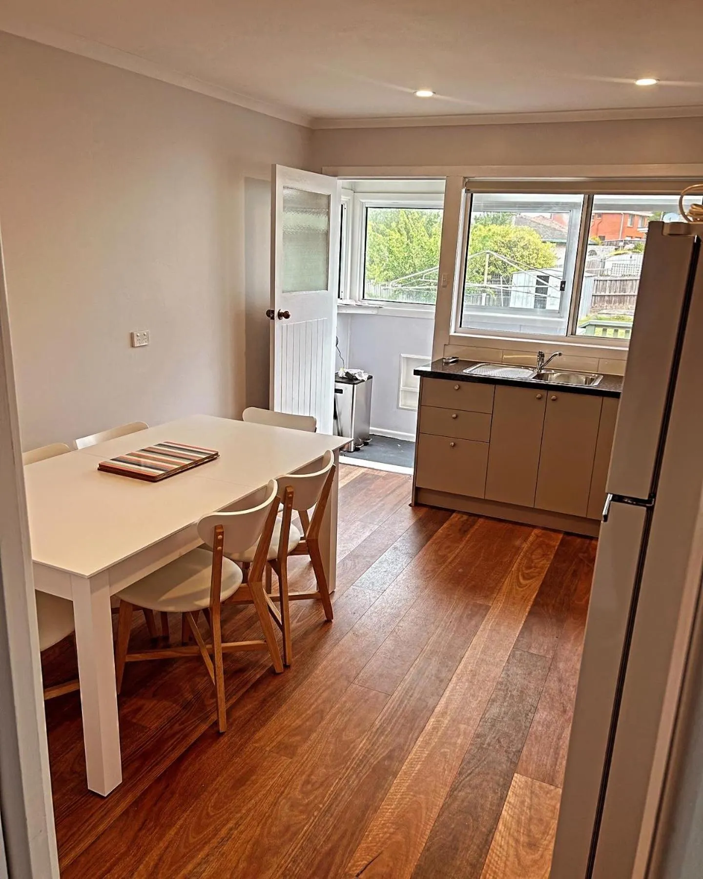 Kitchen or kitchenette in Waterfront Lodge Motel