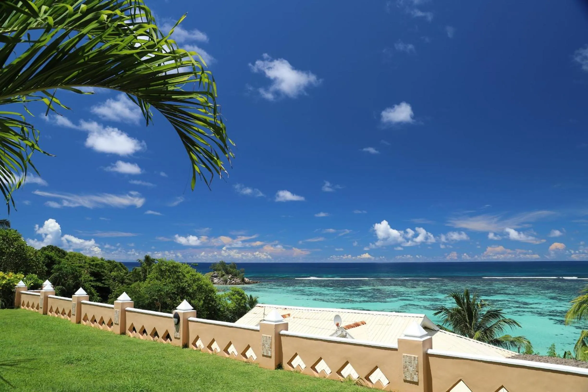 Property building in Au Fond De Mer View