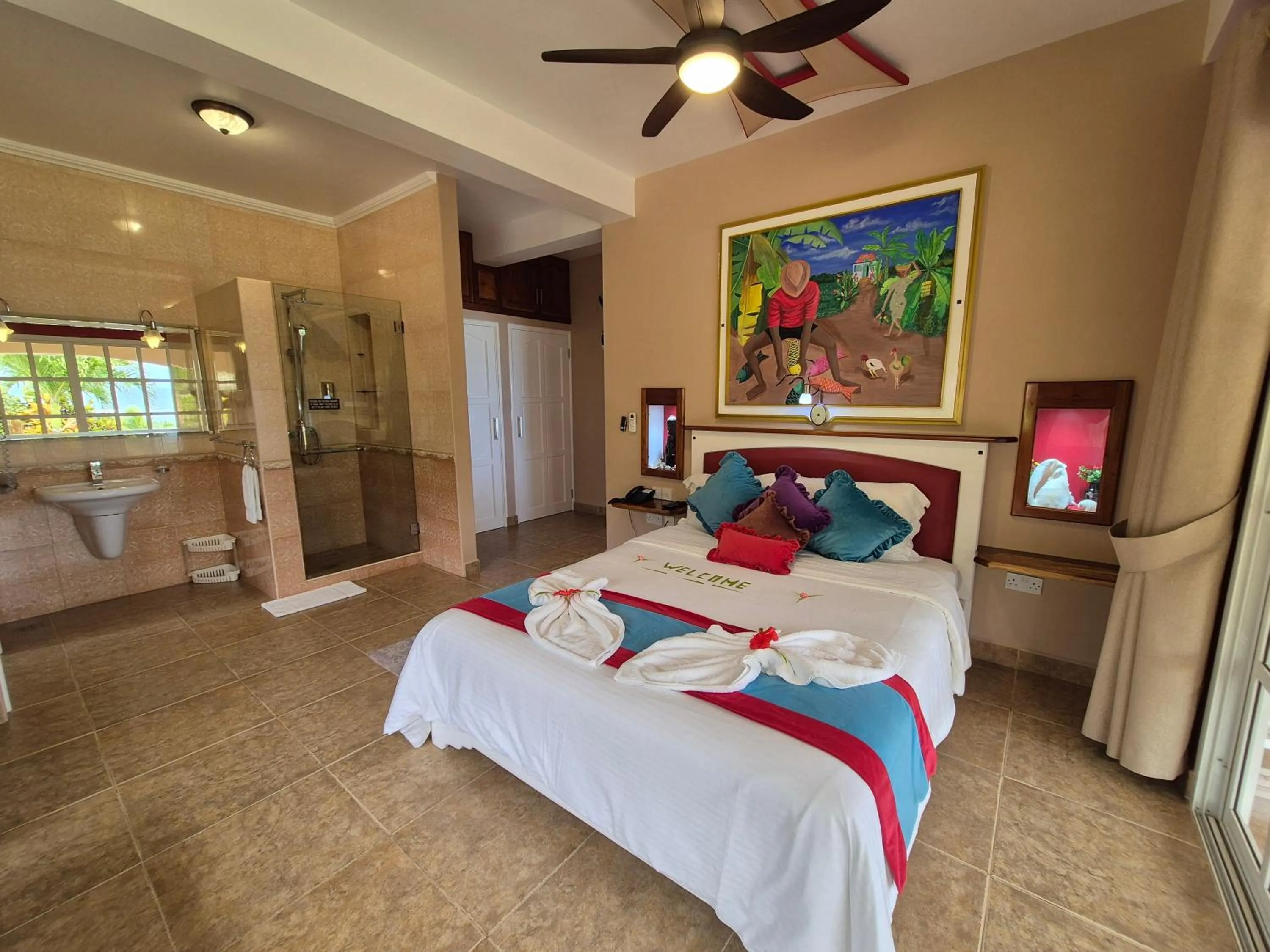 Bedroom, Bed in Au Fond De Mer View