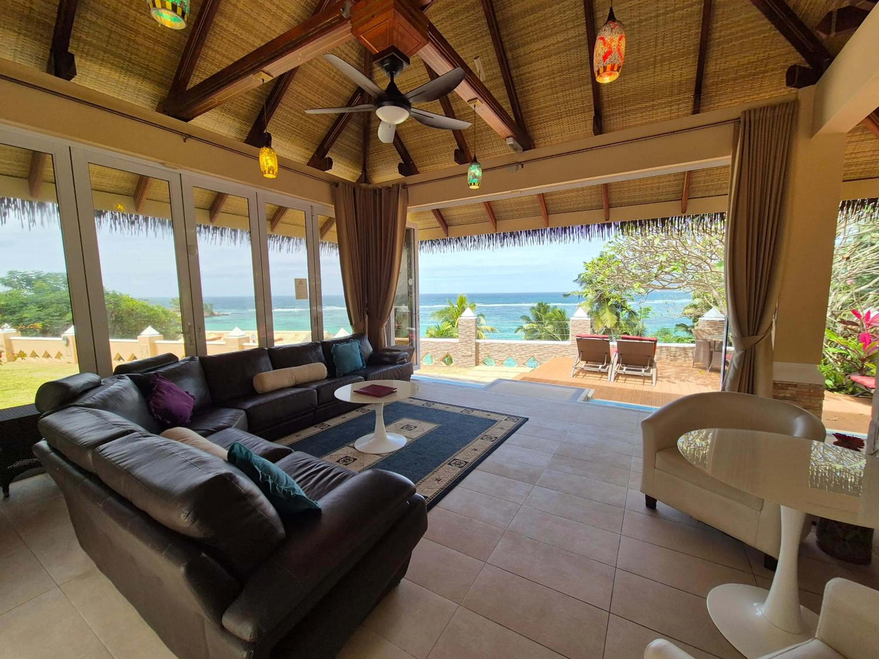 Communal lounge/ TV room in Au Fond De Mer View