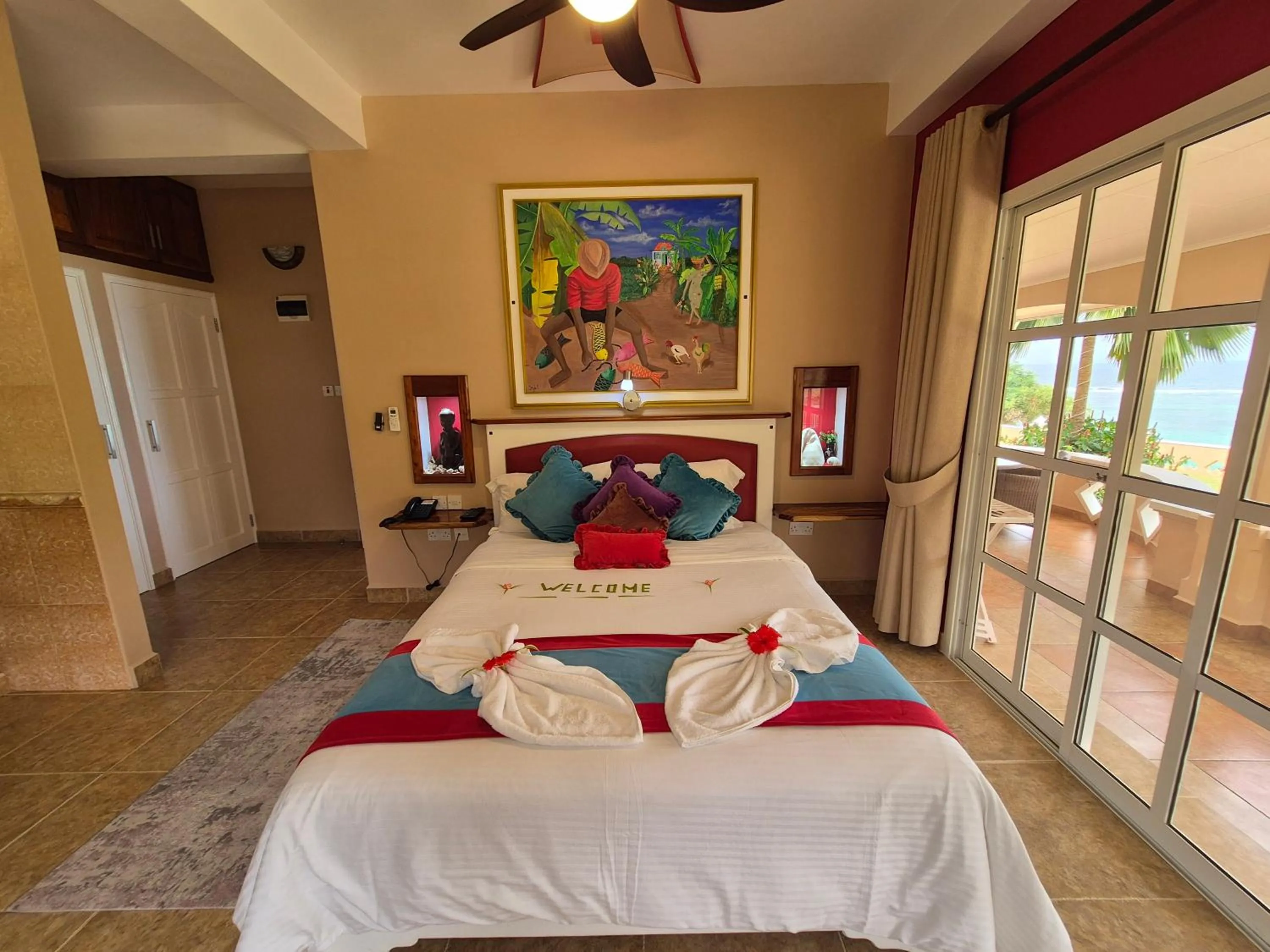 Bedroom, Bed in Au Fond De Mer View