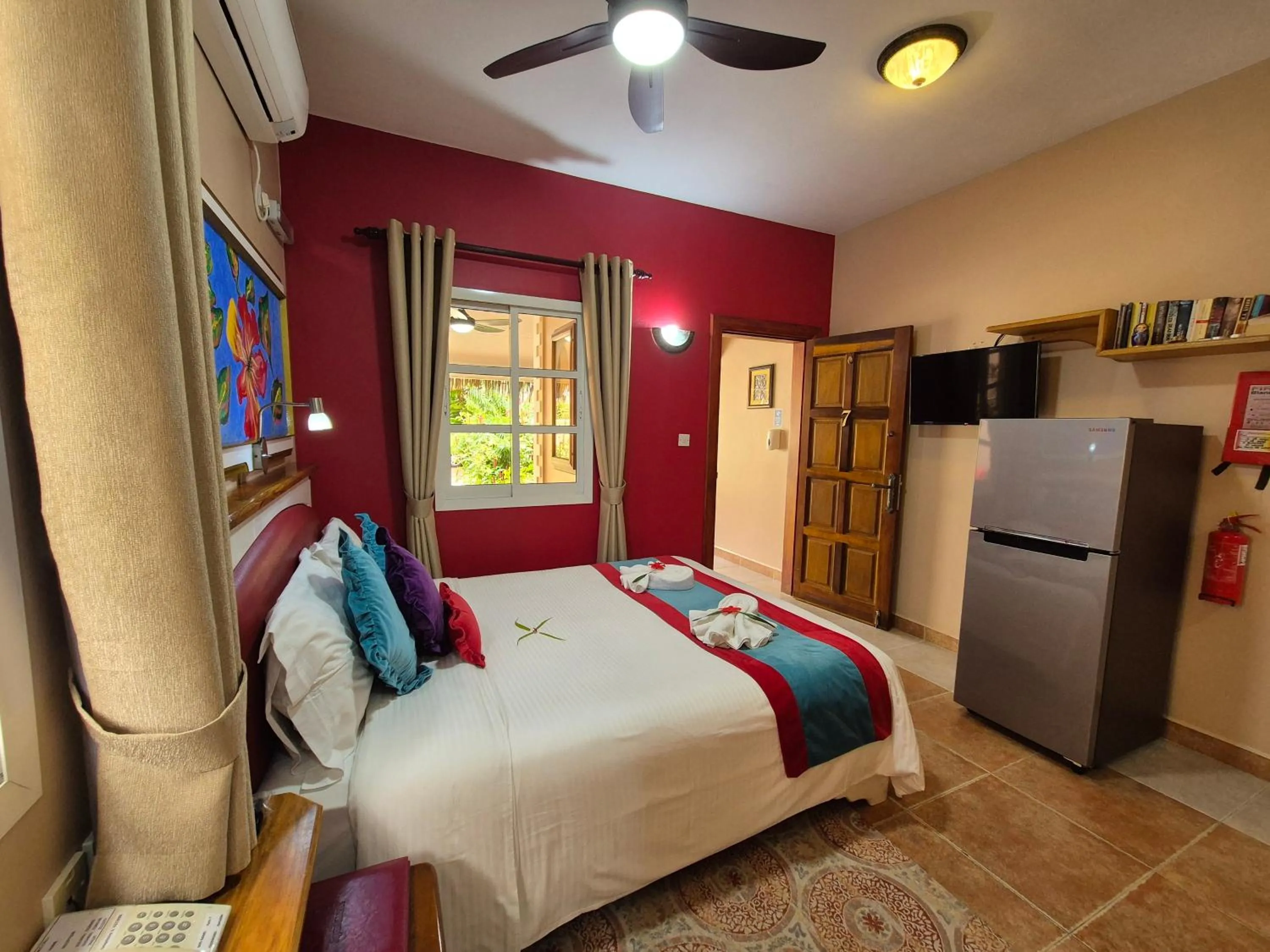 Bedroom, Bed in Au Fond De Mer View