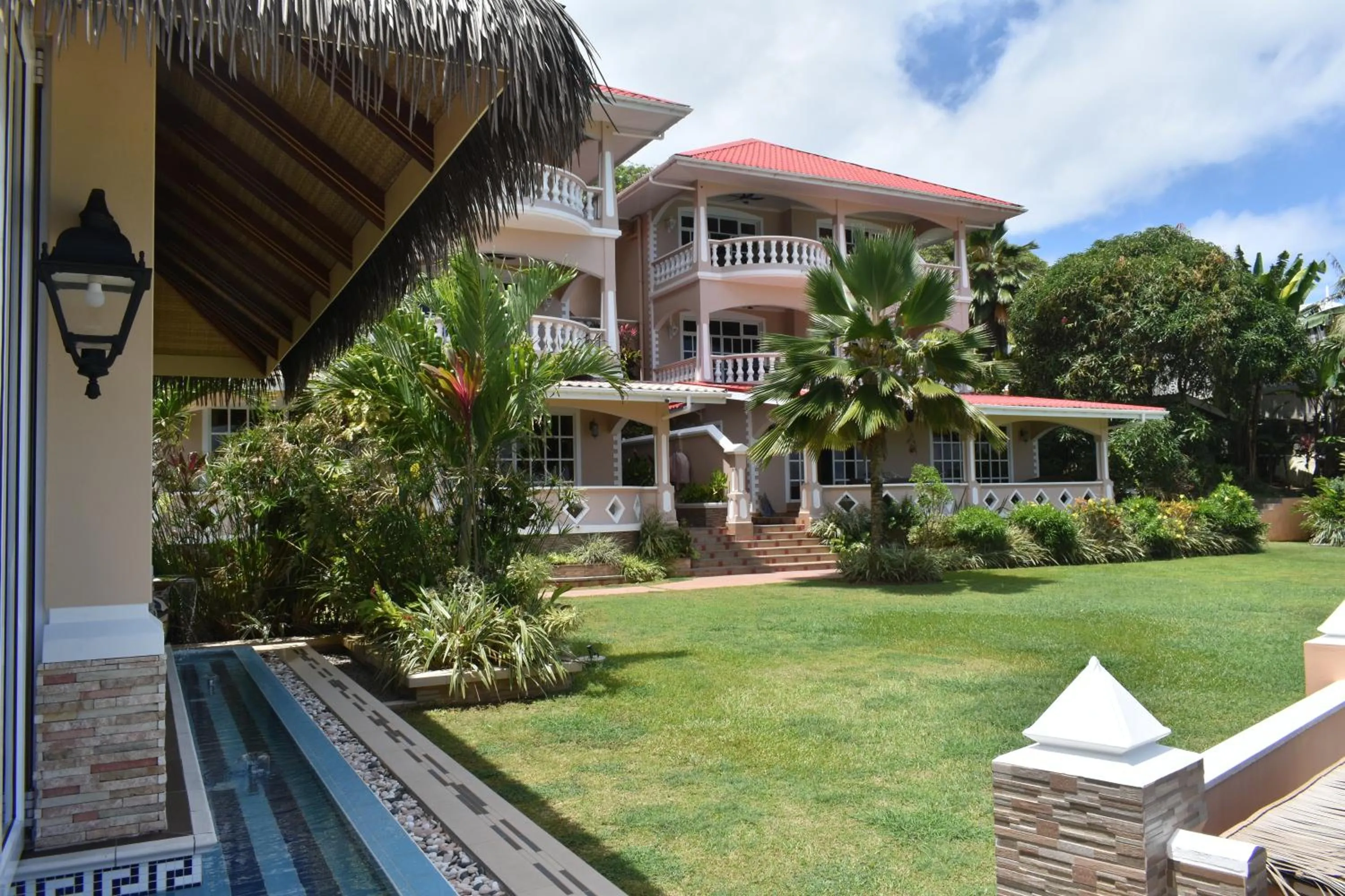 Property building in Au Fond De Mer View