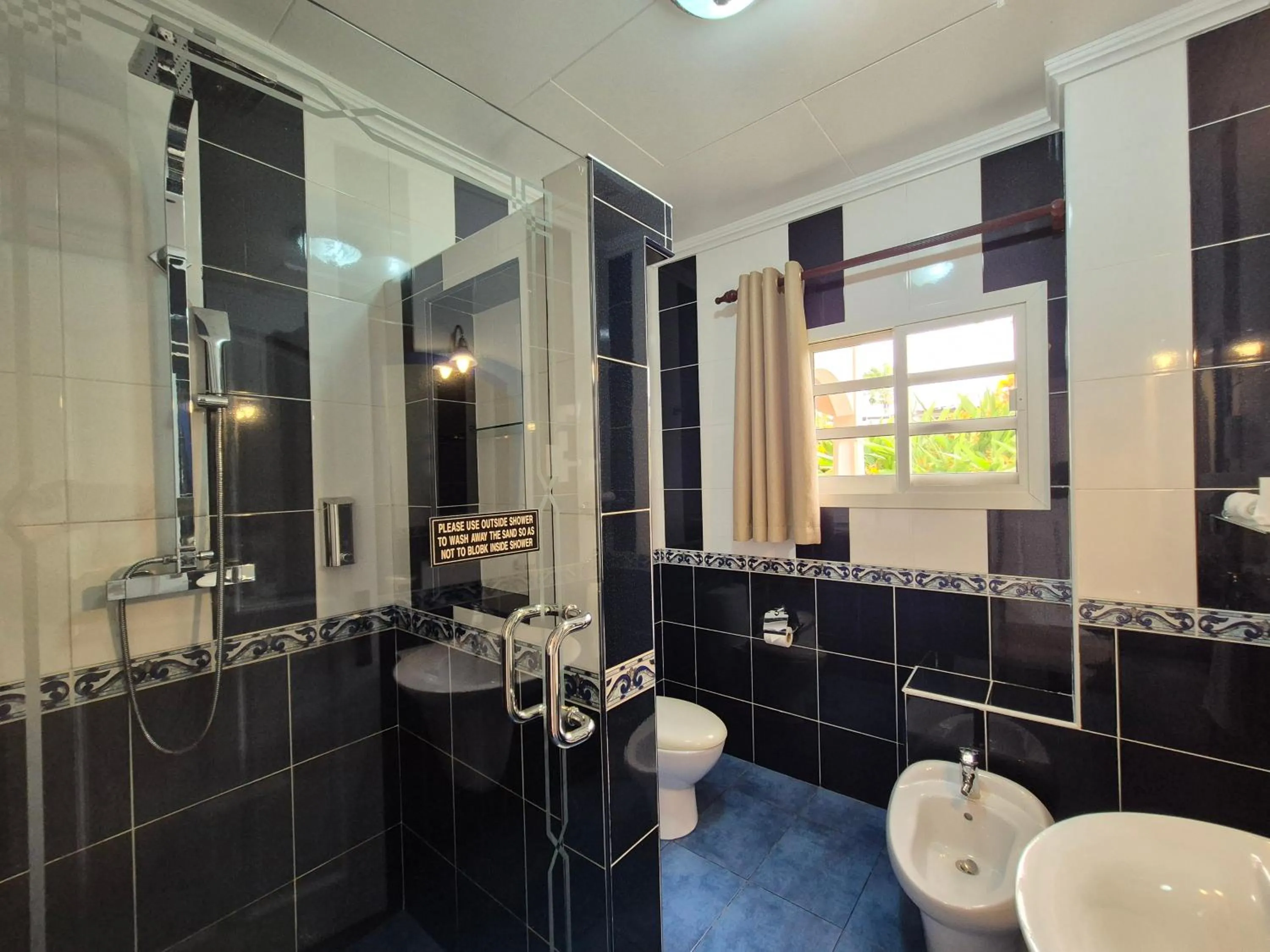 Bathroom in Au Fond De Mer View