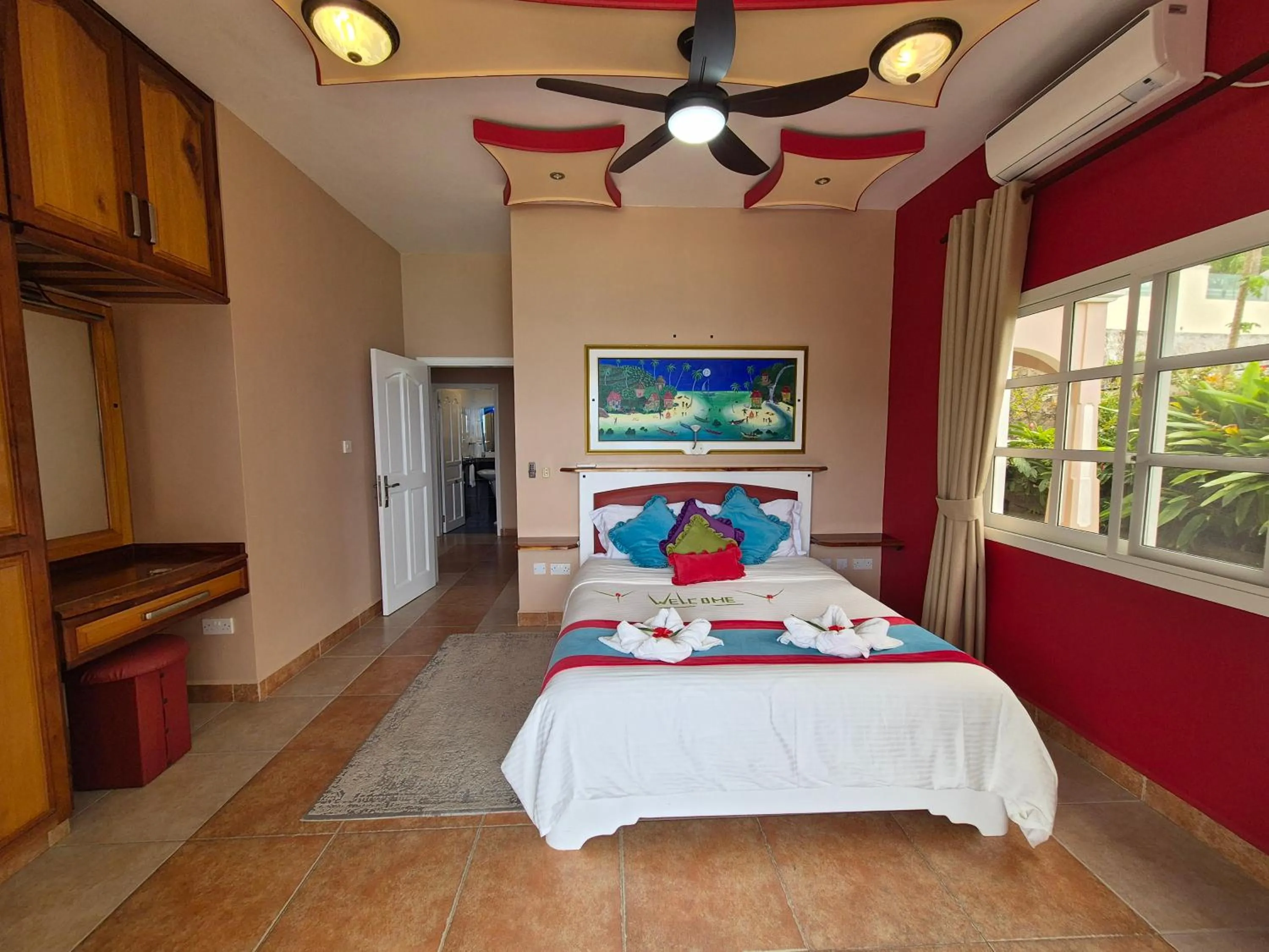 Bedroom, Bed in Au Fond De Mer View