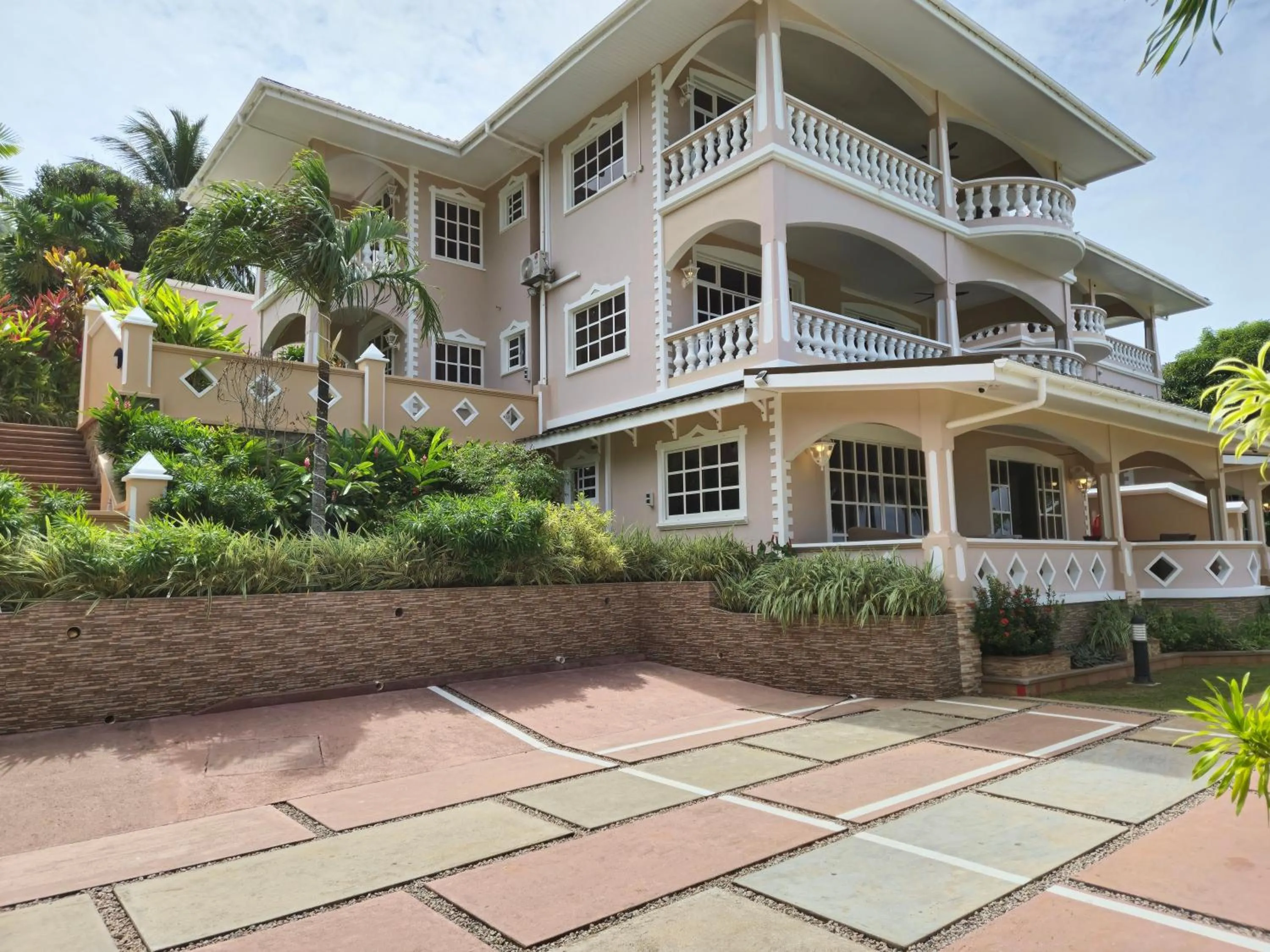 Property building in Au Fond De Mer View