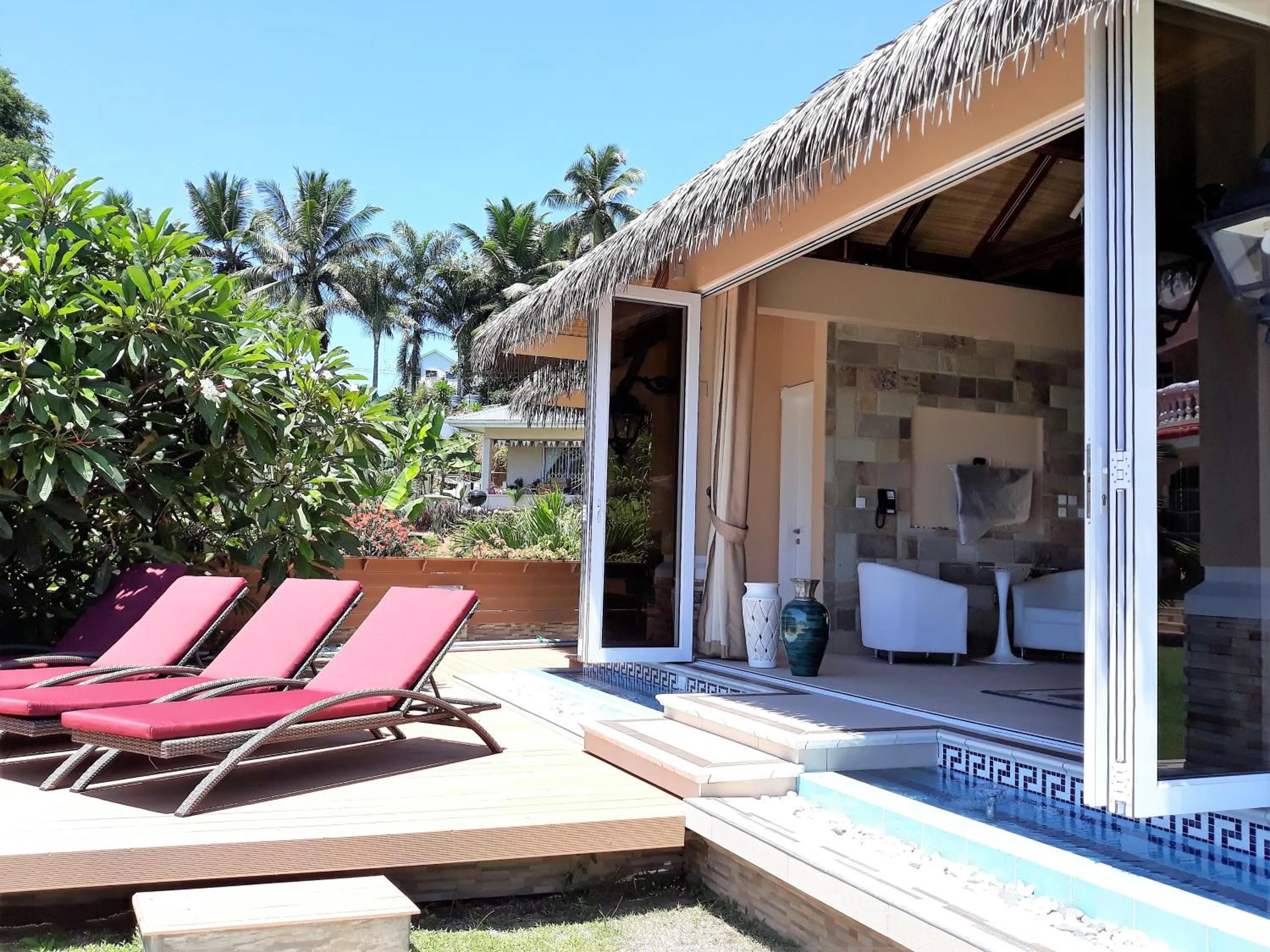 Communal lounge/ TV room in Au Fond De Mer View