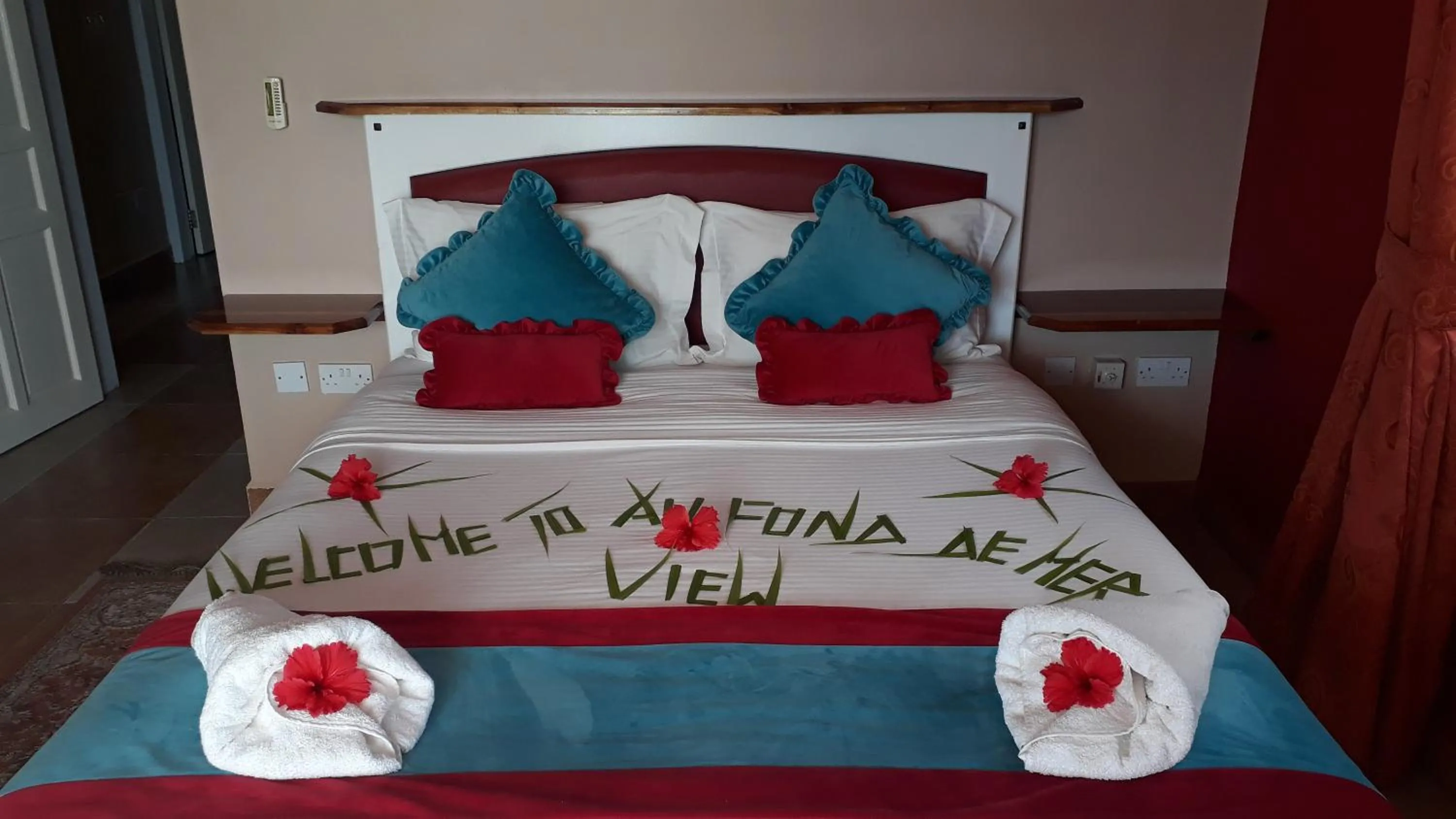 Bedroom, Bed in Au Fond De Mer View