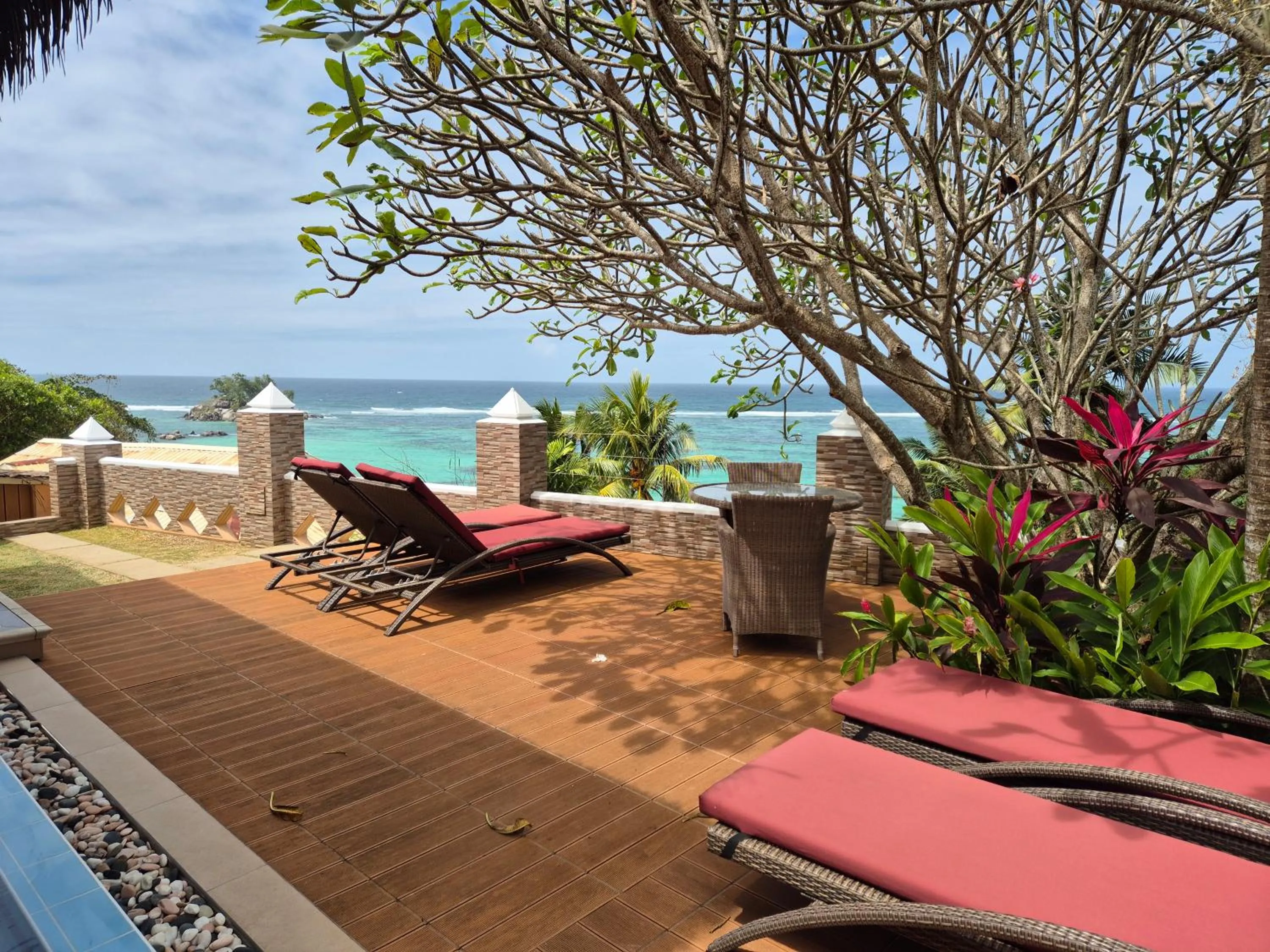 Communal lounge/ TV room in Au Fond De Mer View
