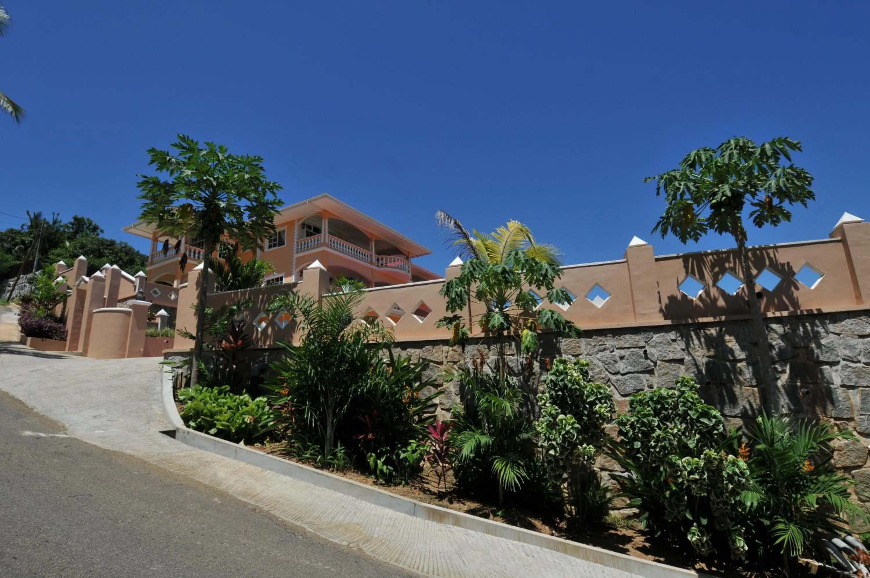 Facade/entrance in Au Fond De Mer View