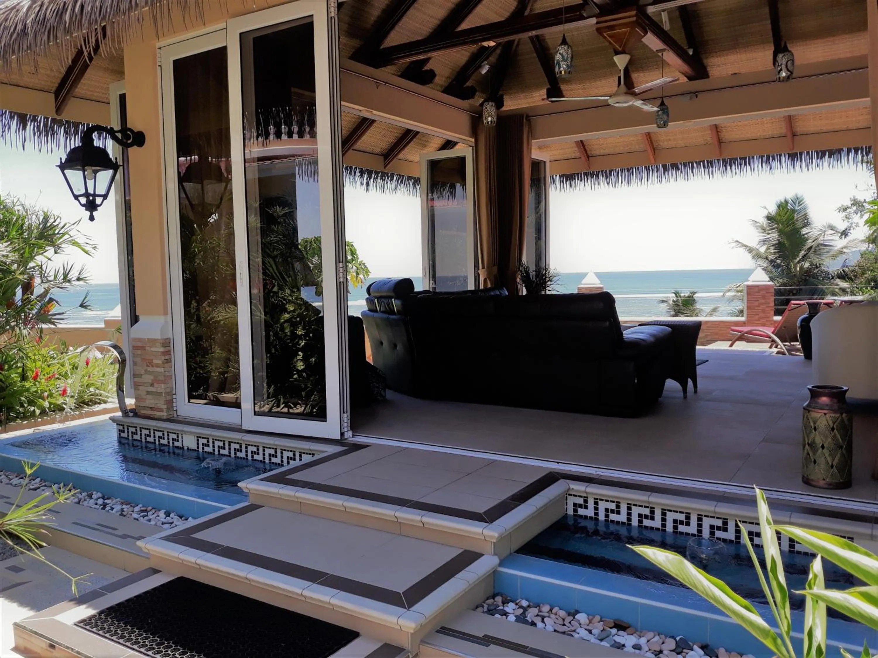 Communal lounge/ TV room in Au Fond De Mer View