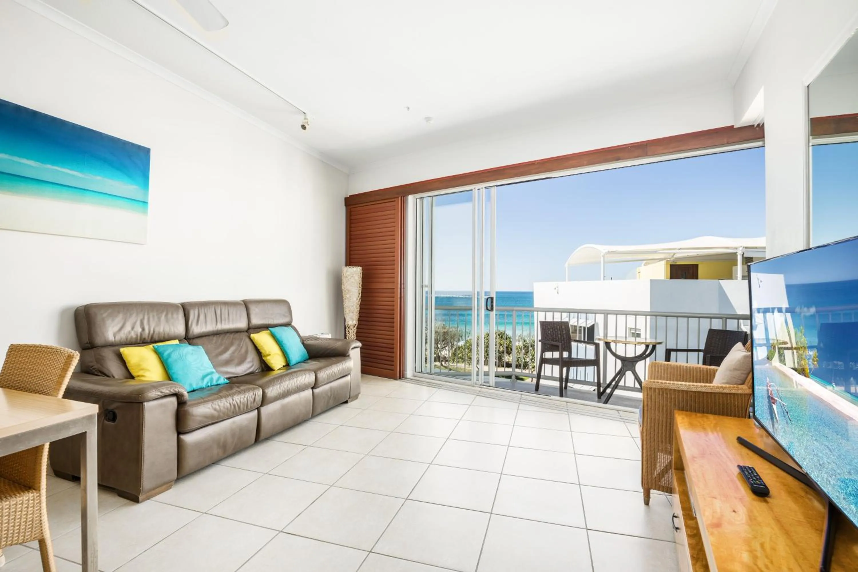 Living room in Rolling Surf Resort